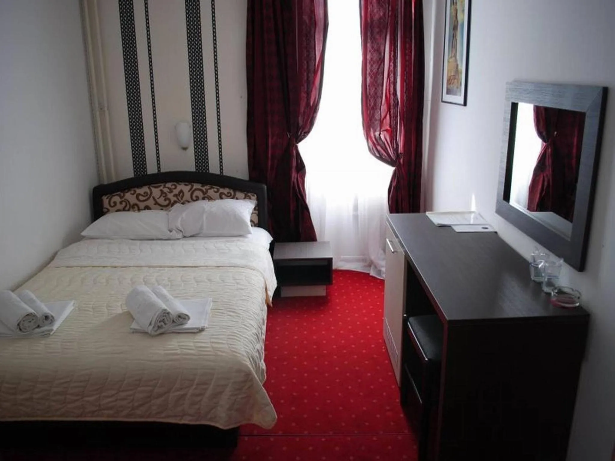 Photo of the whole room, Bed in Gros Hotel - Leskovac