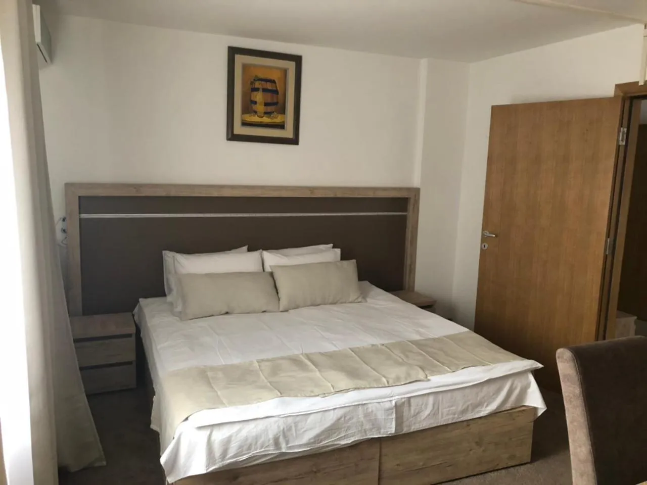 Bed in Gros Hotel - Leskovac