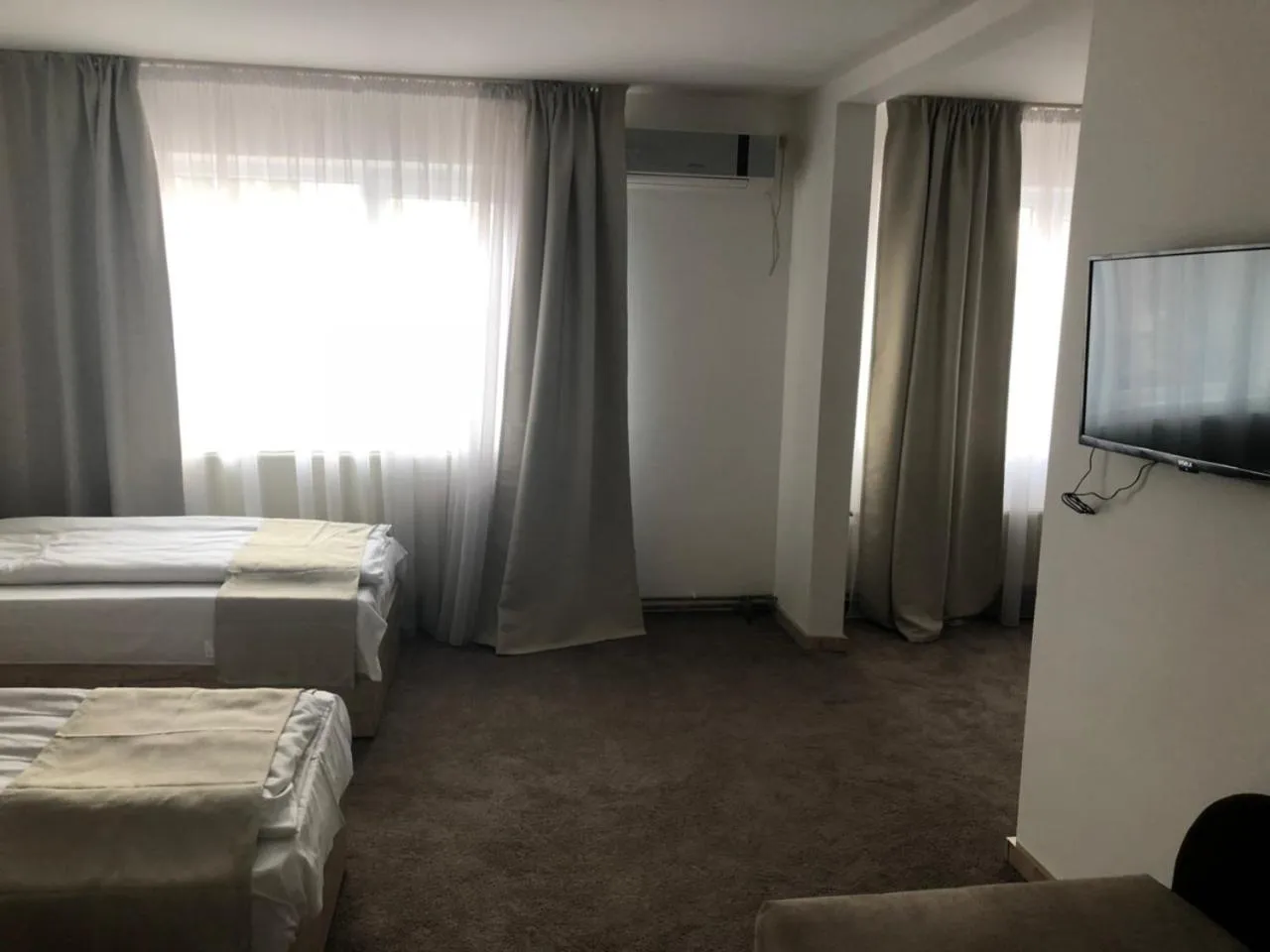 Bed in Gros Hotel - Leskovac