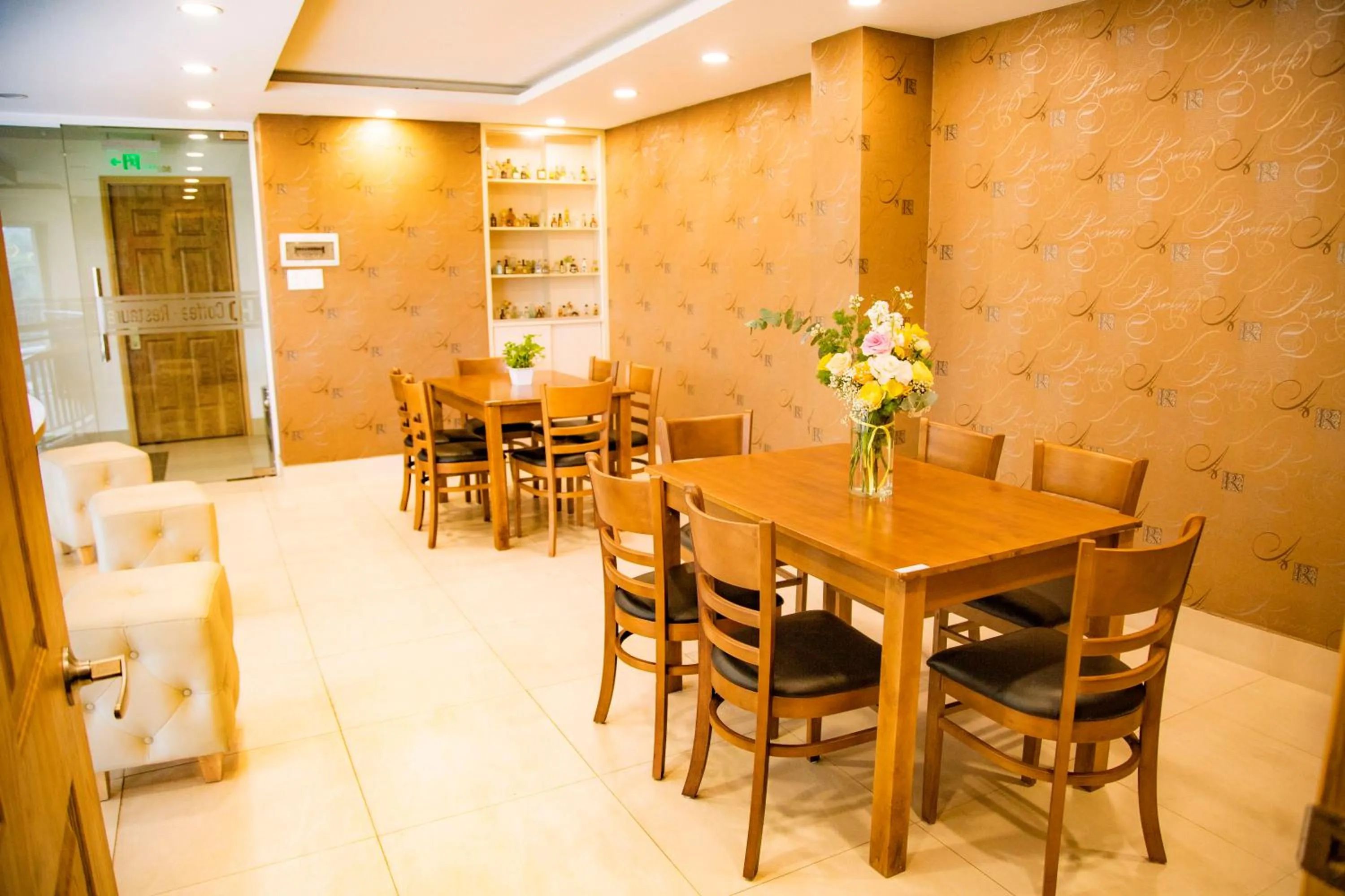 Restaurant/places to eat in Huynh Duc 2 Hotel