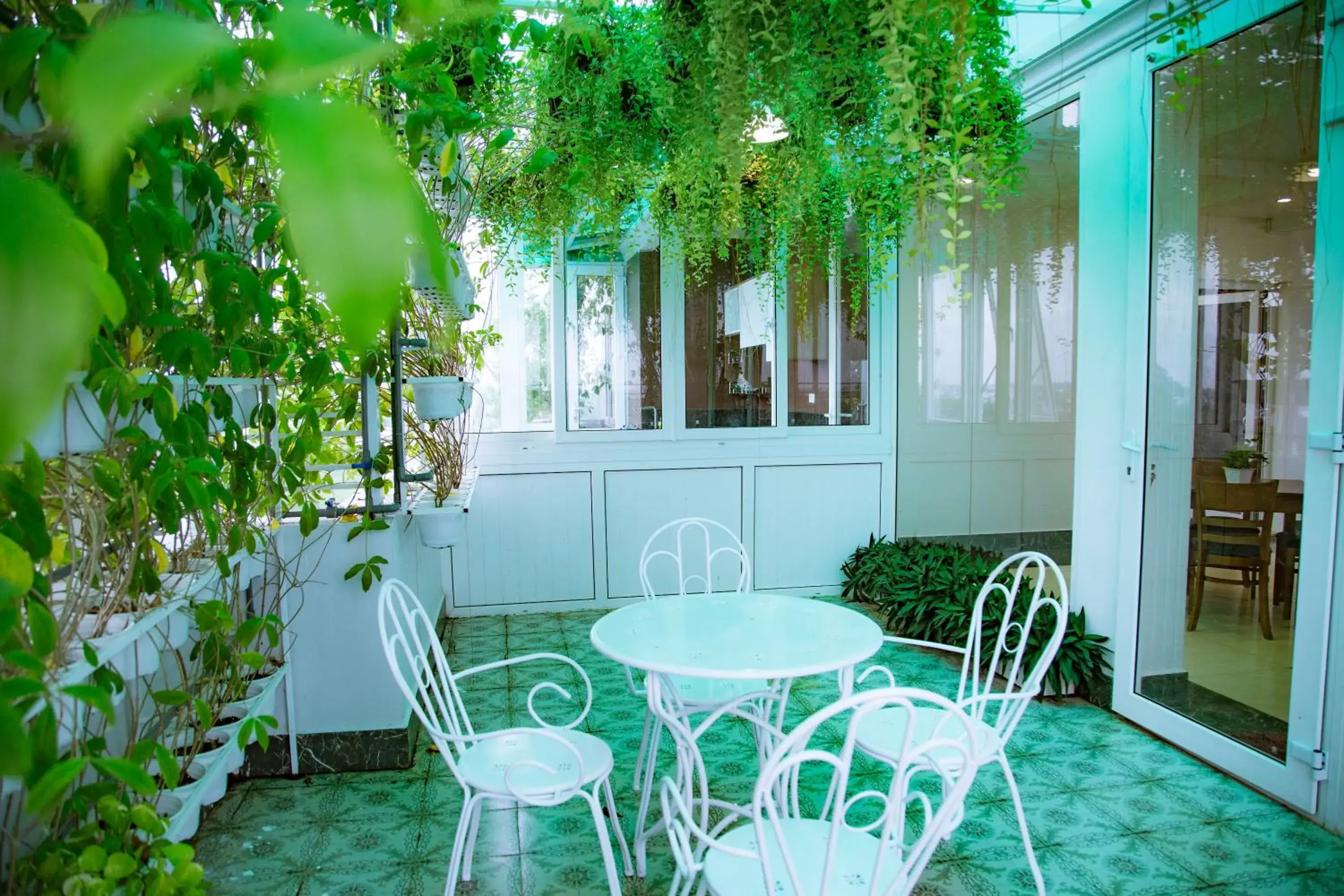 Restaurant/places to eat in Huynh Duc 2 Hotel Restaurant/places to eat in Huynh Duc 2 Hotel