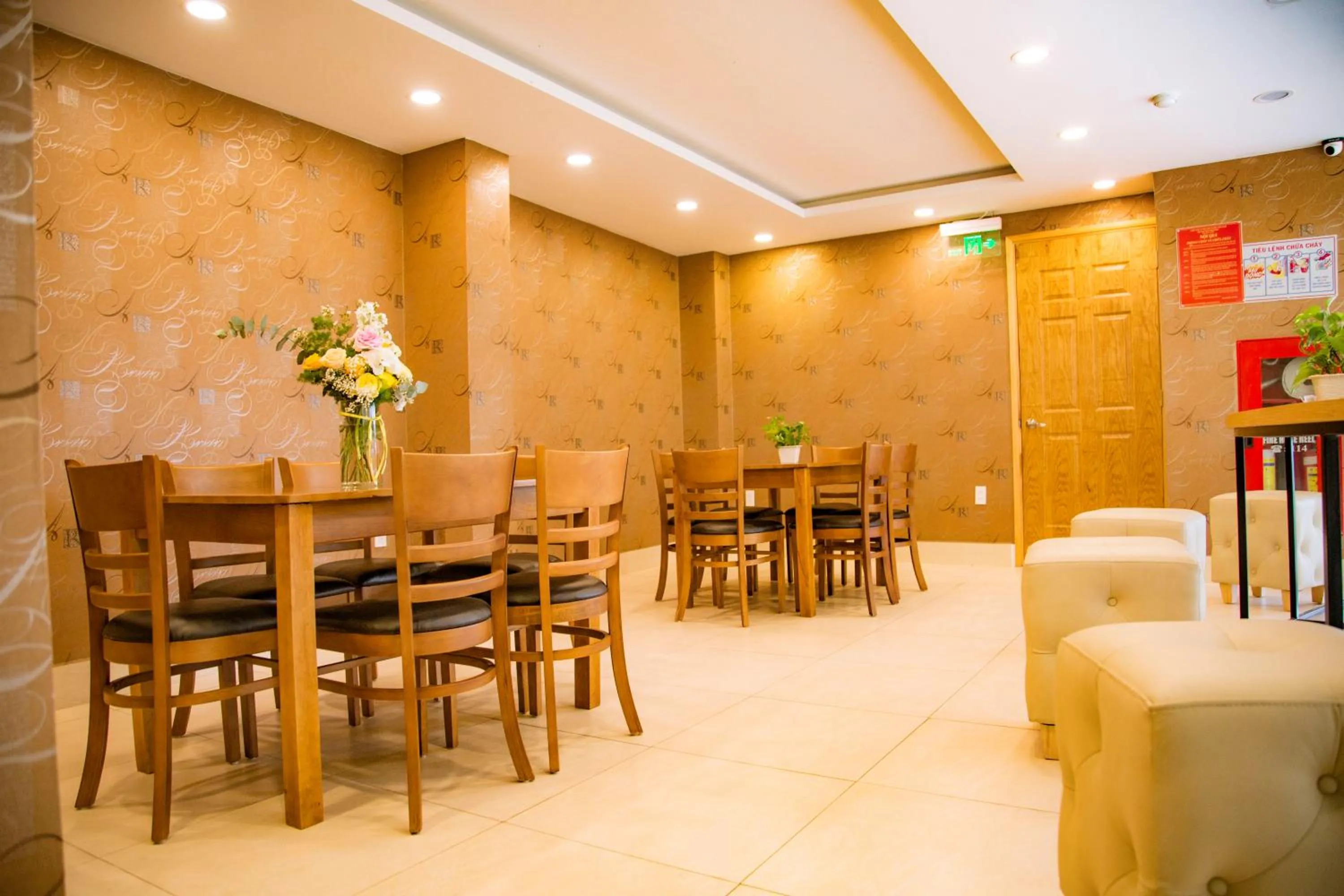 Restaurant/places to eat in Huynh Duc 2 Hotel