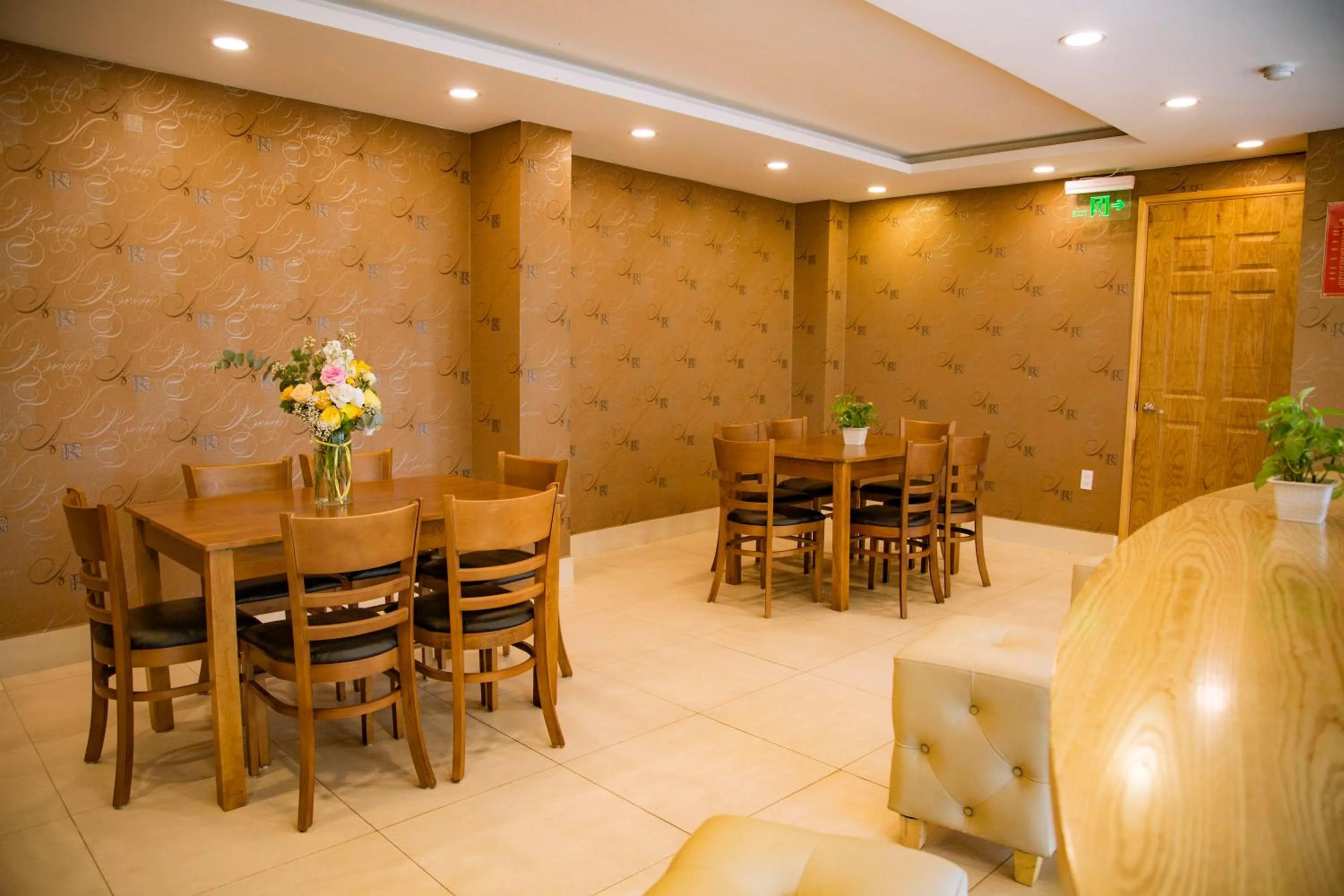 Restaurant/places to eat in Huynh Duc 2 Hotel