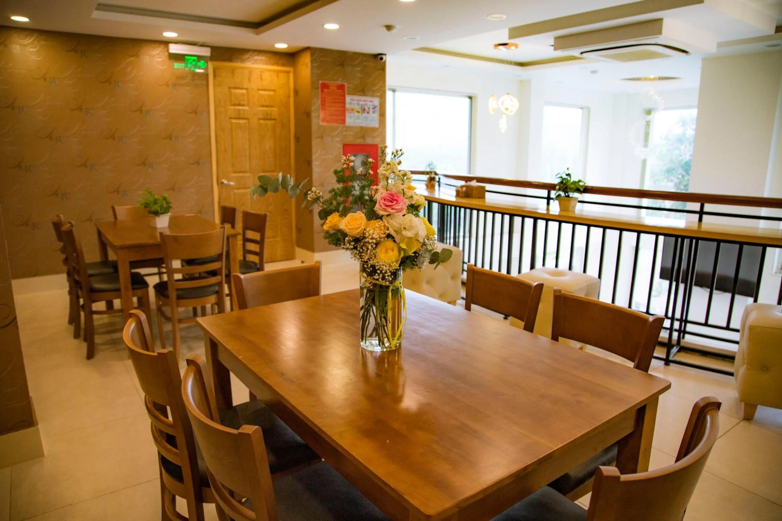 Restaurant/places to eat in Huynh Duc 2 Hotel