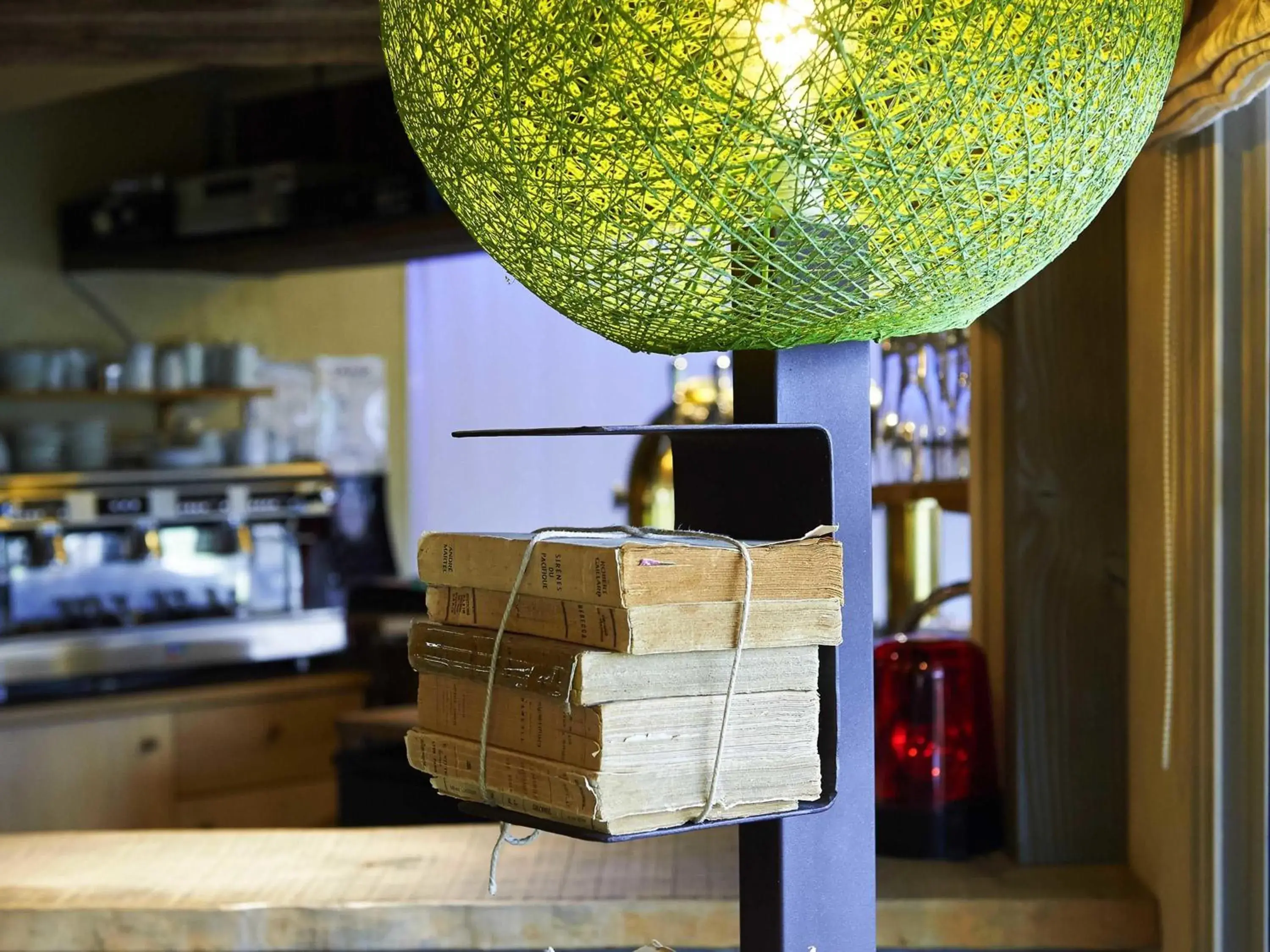 Lounge or bar in ibis Styles Cholet Lounge or bar in ibis Styles Cholet