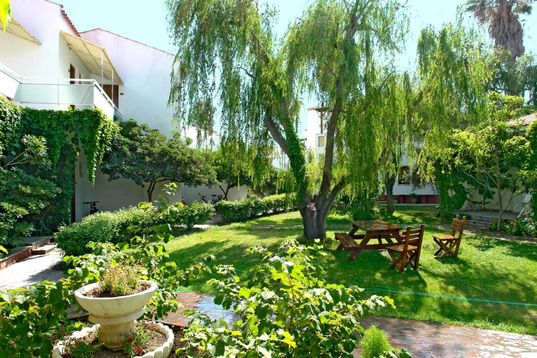 Garden in Malemi Organic Hotel