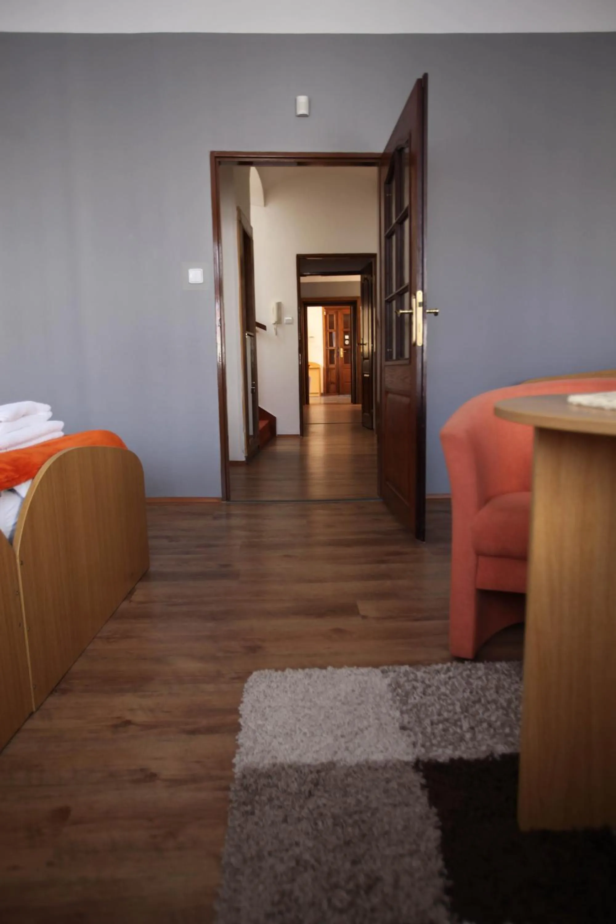 Living room, Bed in Hotel Paradies