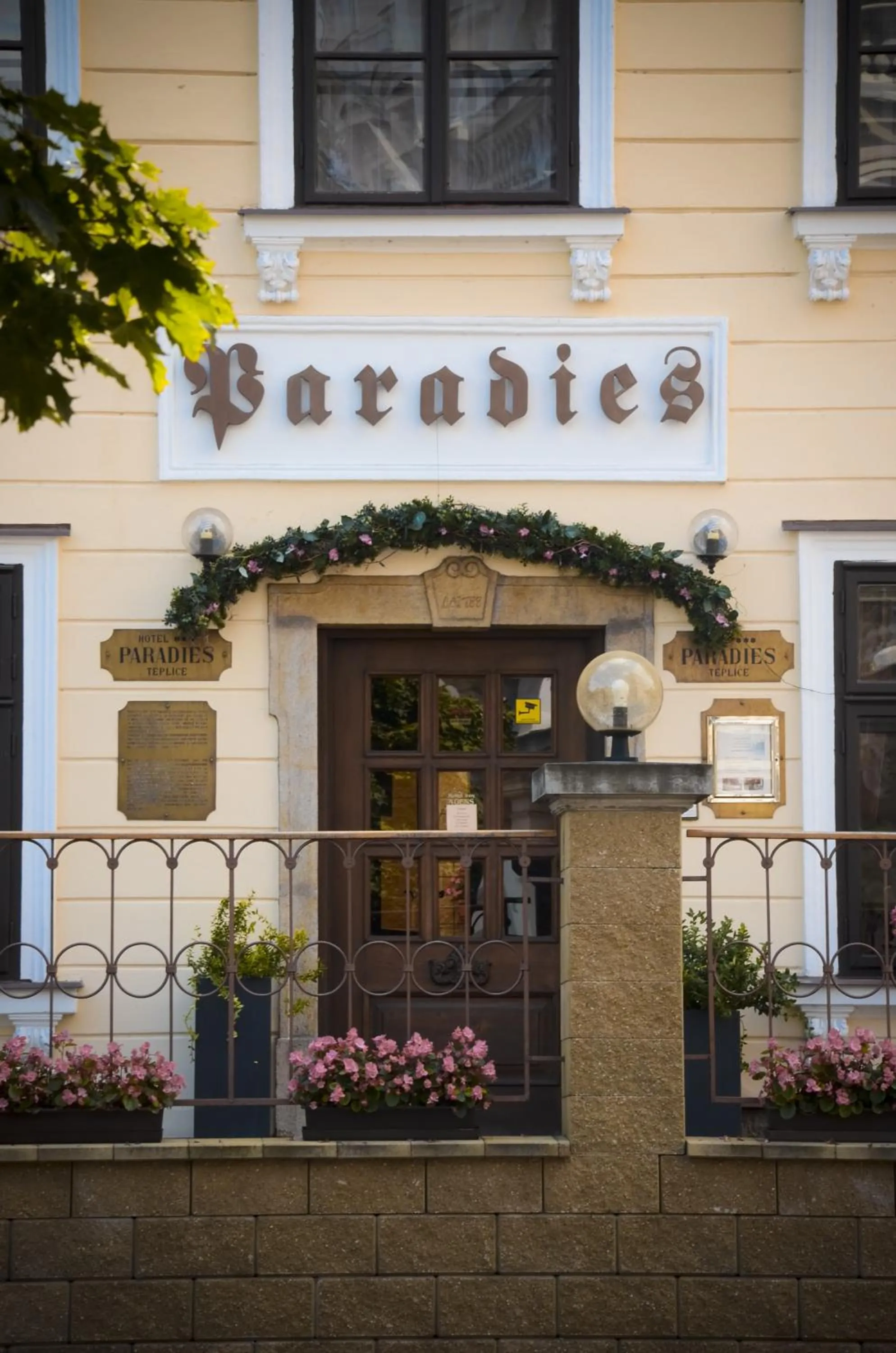Facade/entrance in Hotel Paradies