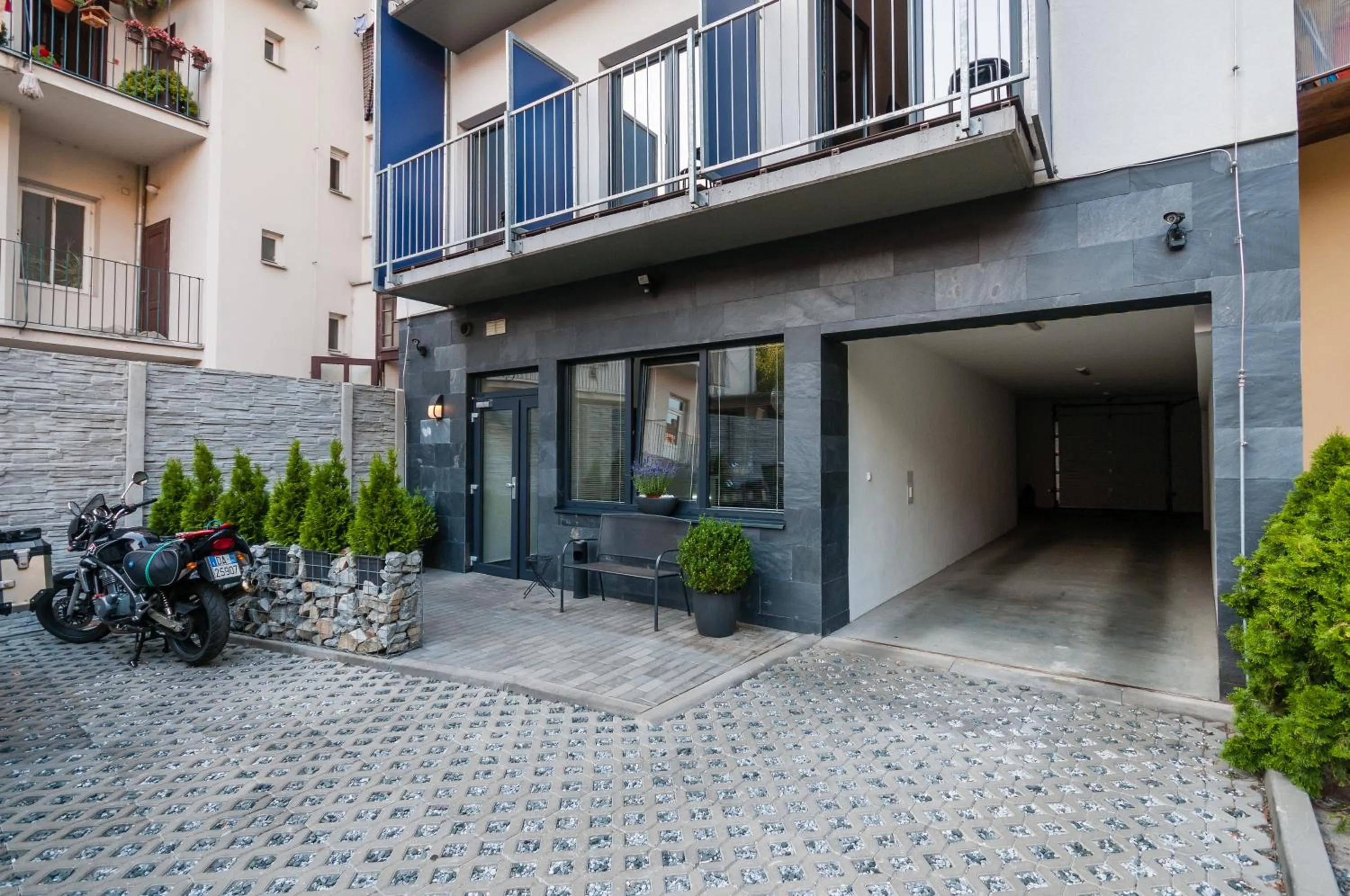 Facade/entrance in VV hotel & apartments