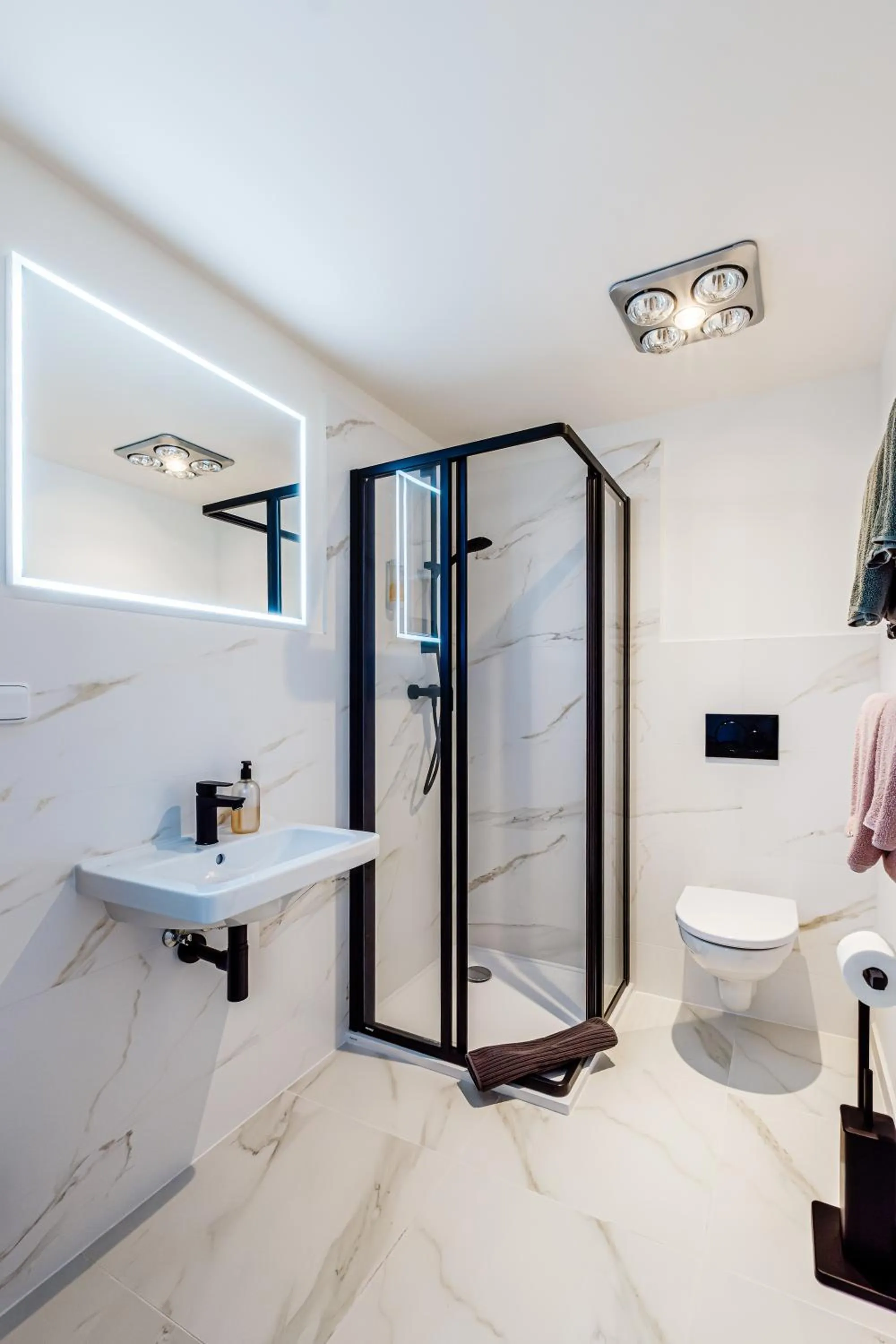 Bathroom in VV hotel & apartments