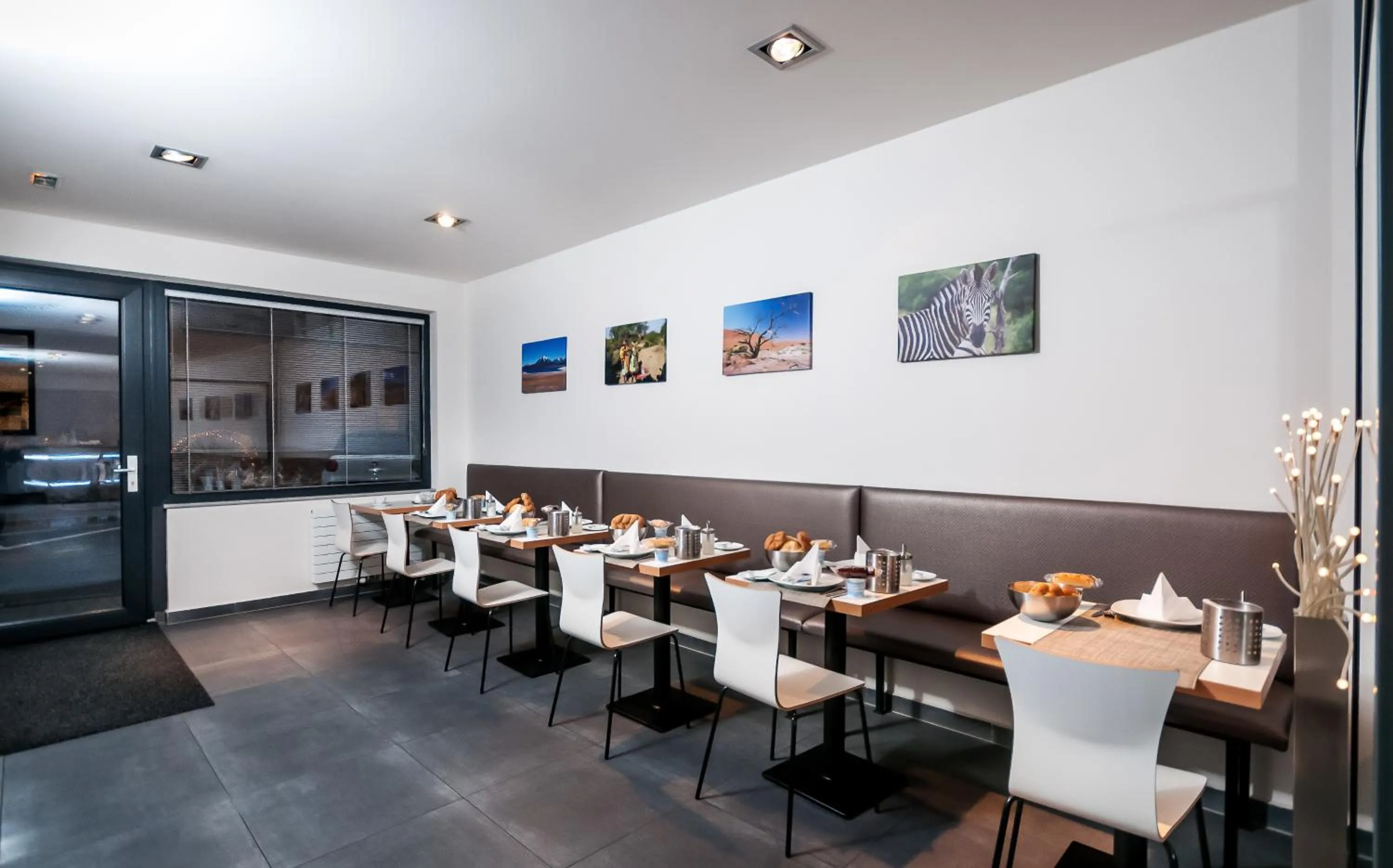 Dining area in VV hotel & apartments