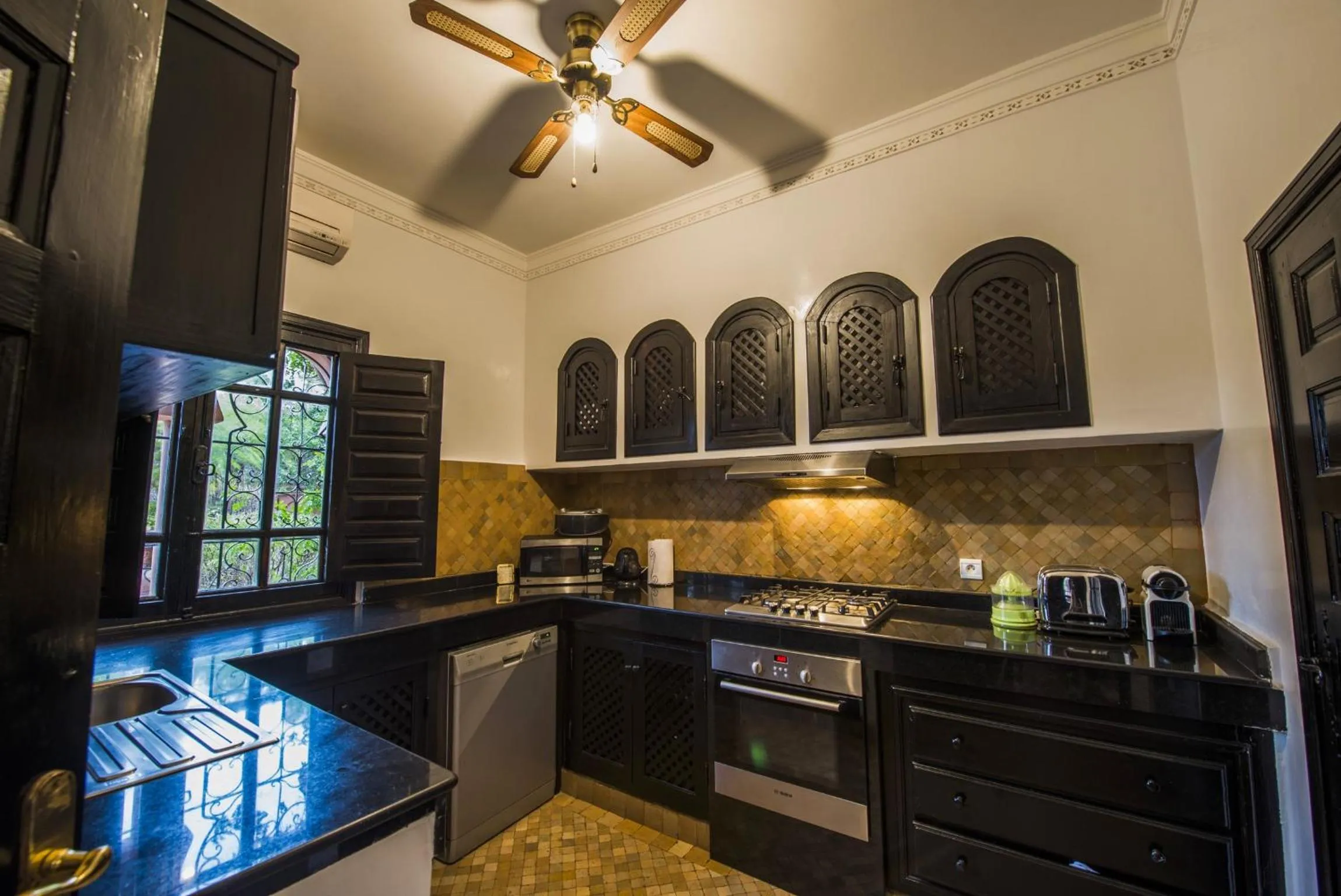 Kitchen or kitchenette in Maison Ayda