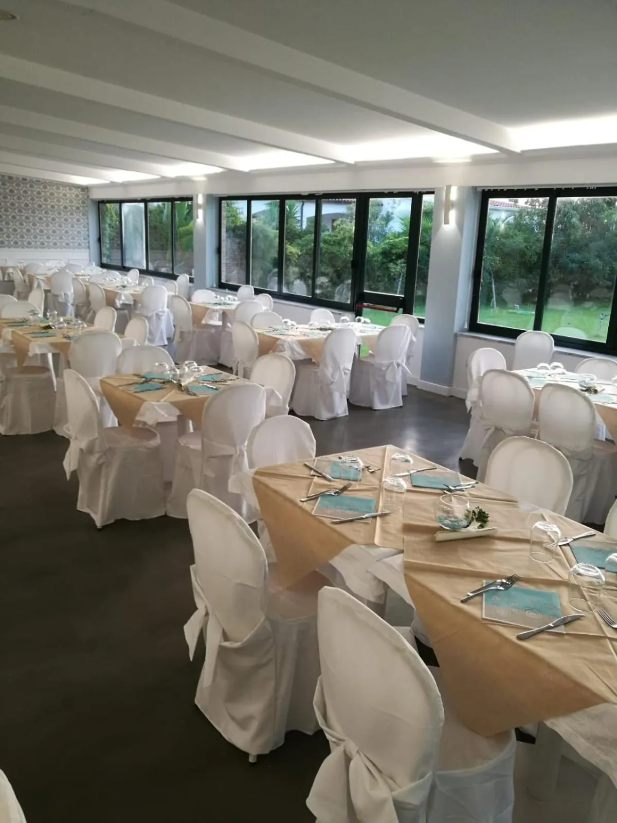 Restaurant/places to eat in Resort Sciabache