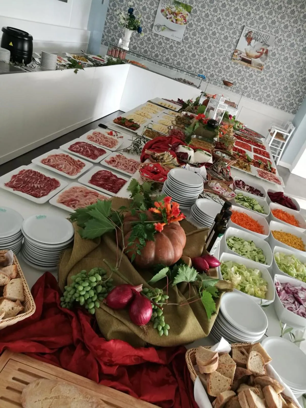 Restaurant/places to eat in Resort Sciabache