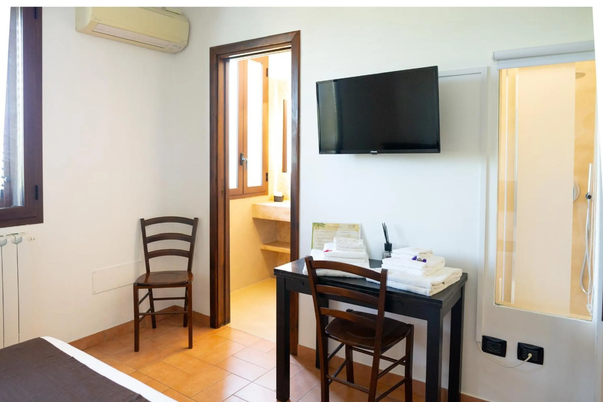 TV and multimedia in Bed & Breakfast Giardini Di Marzo