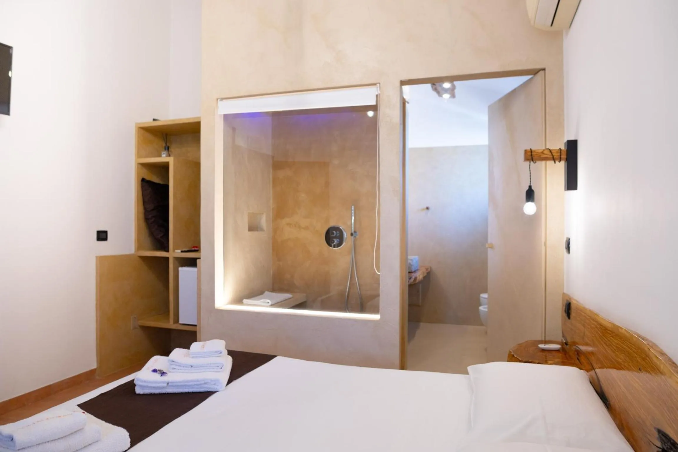 Shower, Bed in Bed & Breakfast Giardini Di Marzo