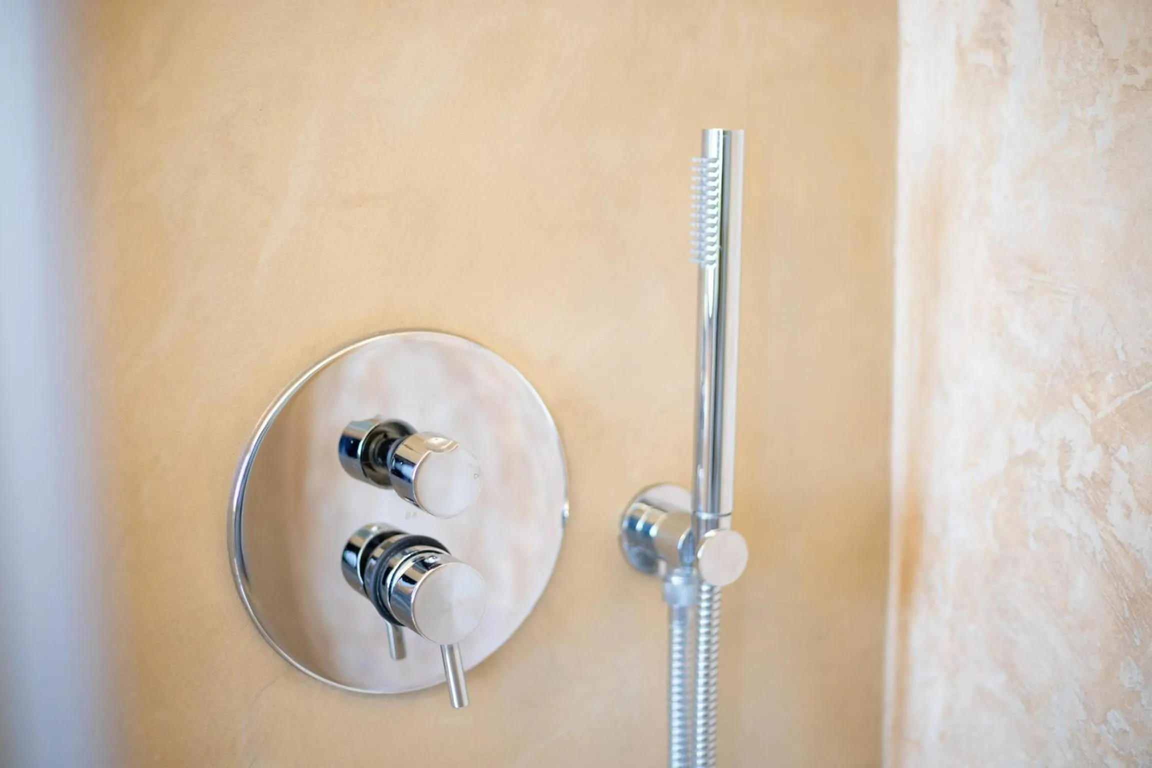 Shower in Bed & Breakfast Giardini Di Marzo