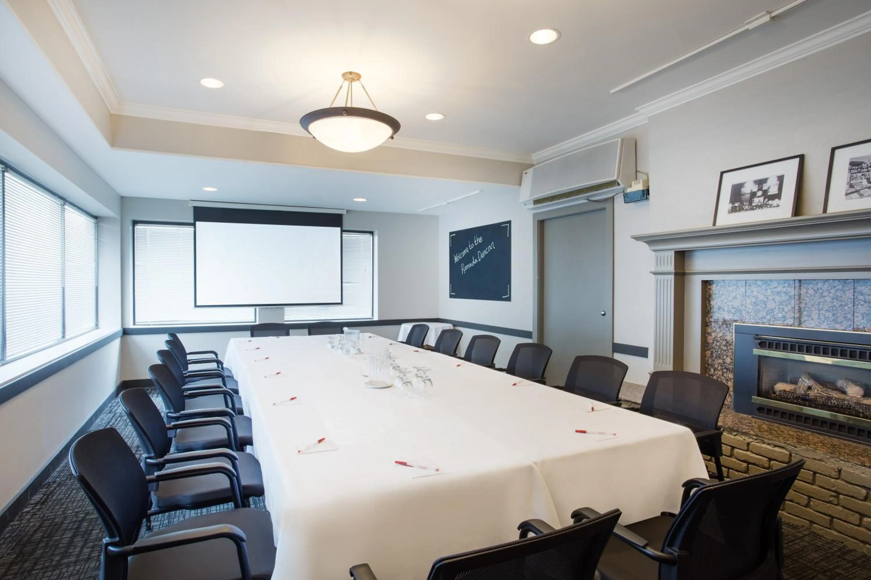 Banquet/Function facilities in Ramada by Wyndham Duncan Cowichan Valley