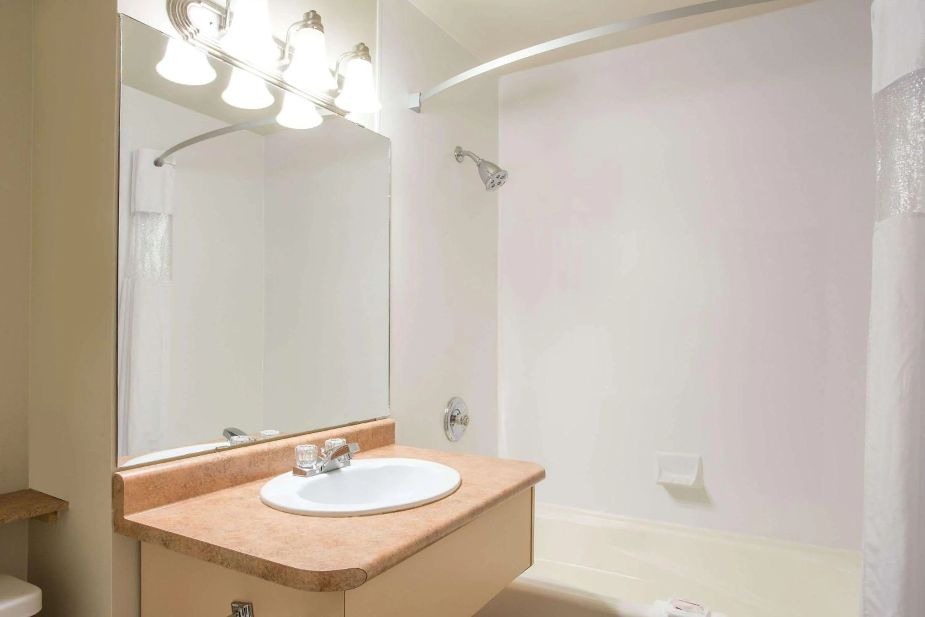 Photo of the whole room, Bathroom in Ramada by Wyndham Duncan Cowichan Valley