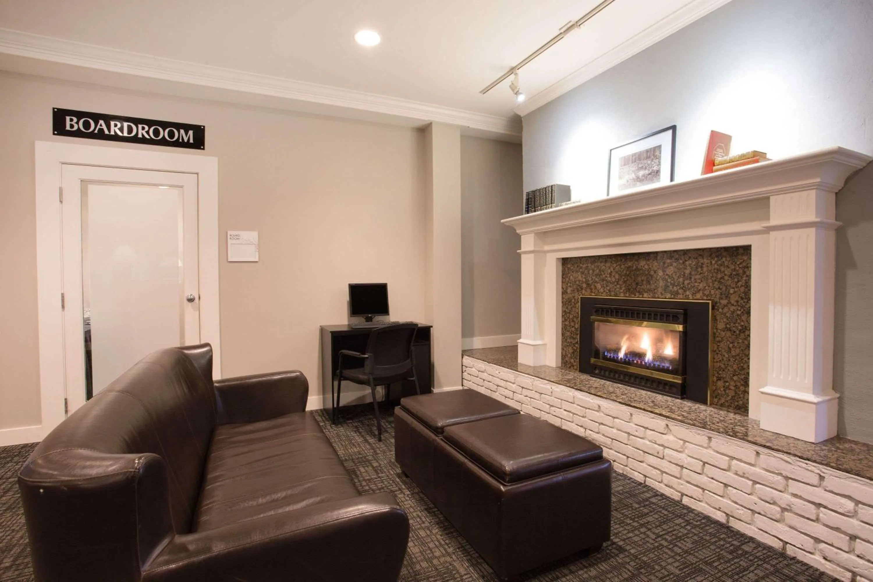 On site, Seating Area in Ramada by Wyndham Duncan Cowichan Valley