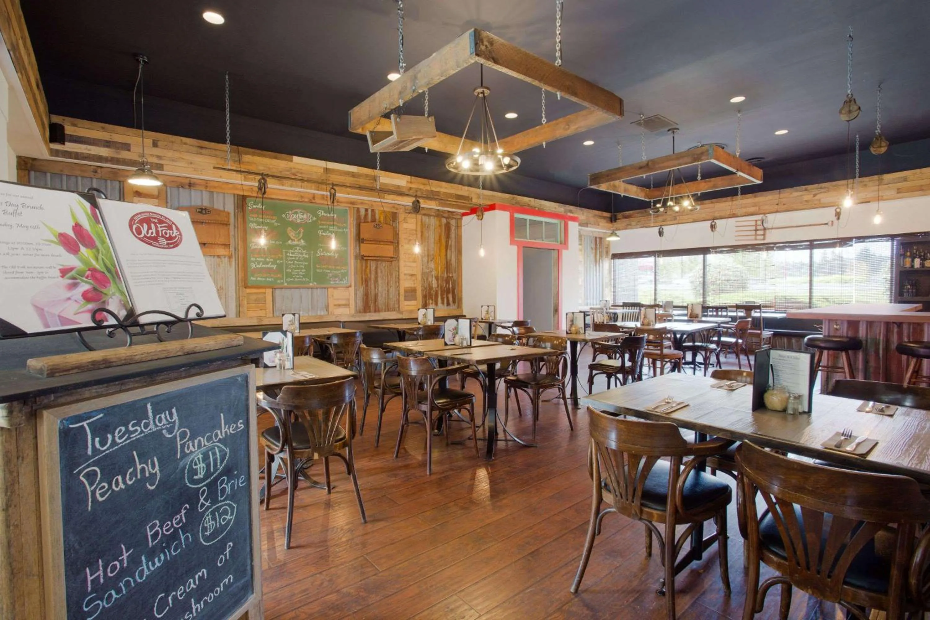 Restaurant/Places to Eat in Ramada by Wyndham Duncan Cowichan Valley