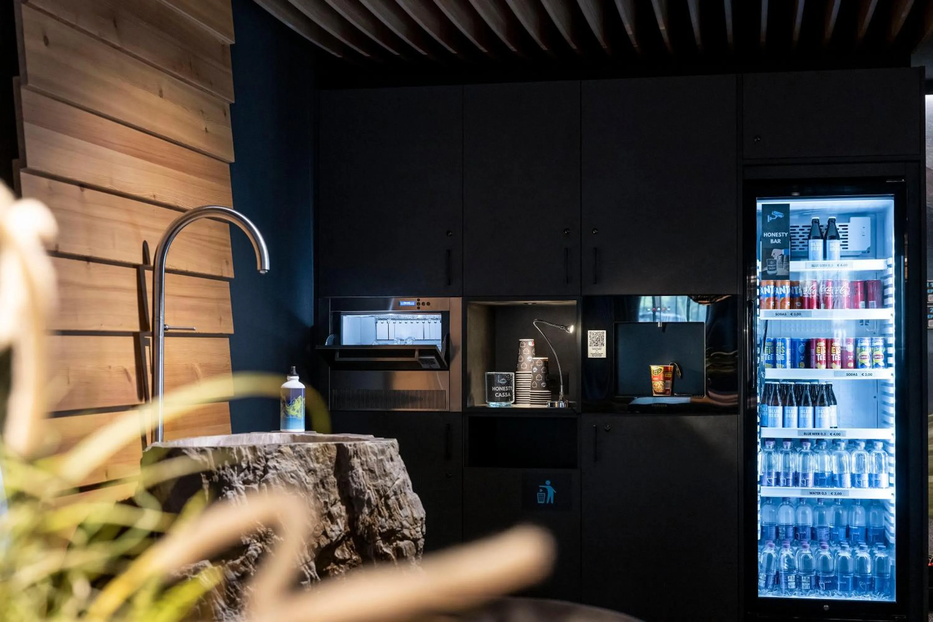 Lounge or bar in Alpstay - Smart Hotel Saslong