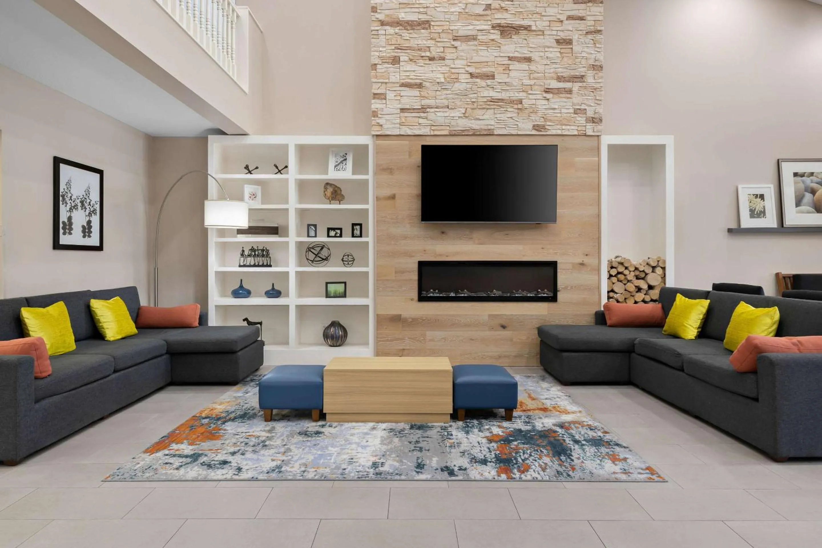 Lobby or reception in Country Inn & Suites by Radisson, Near The National Sports Center, Coon Rapids, MN