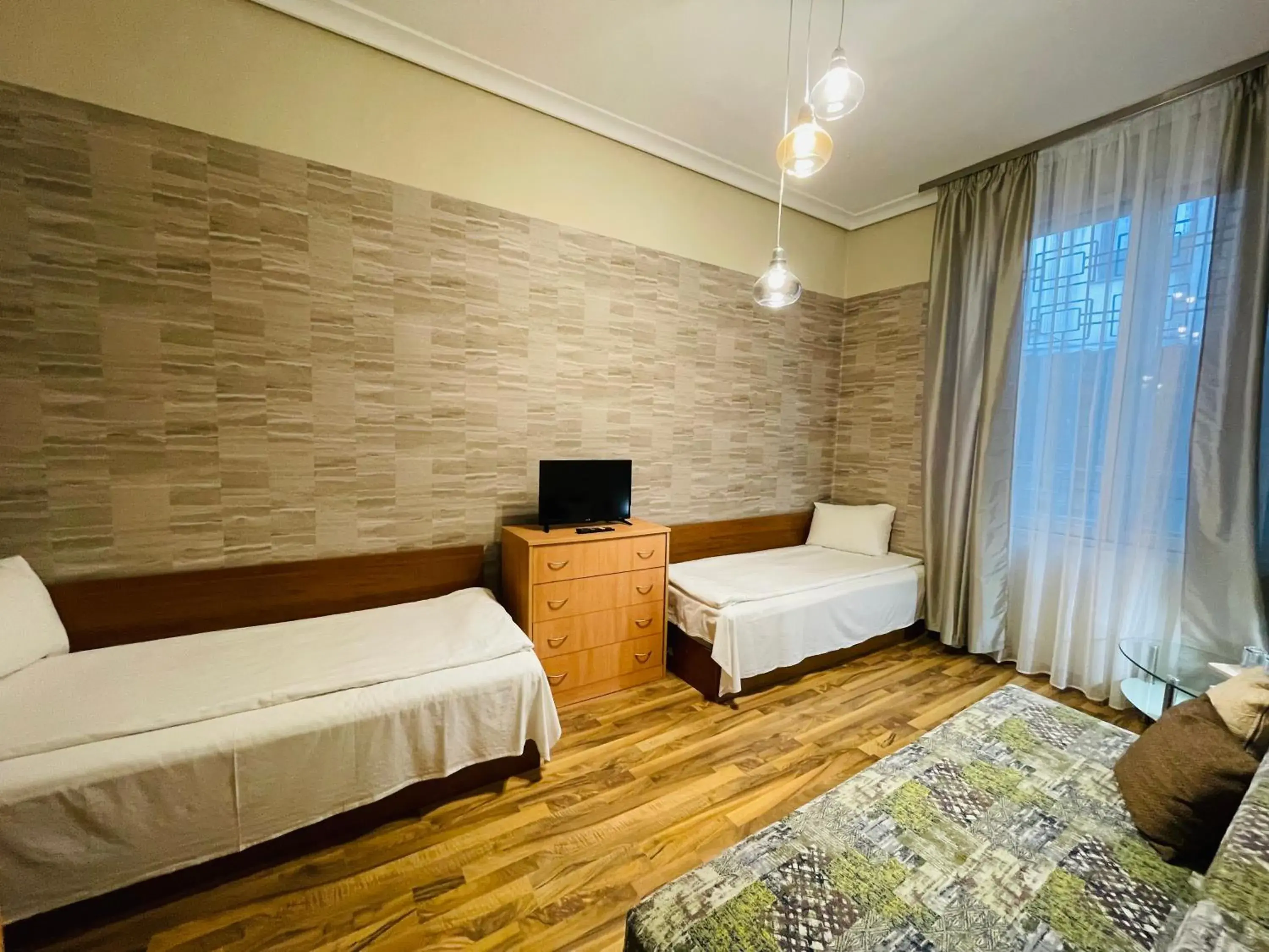Standard Twin Room with Sofa - single occupancy in The English Guest House Standard Twin Room with Sofa - single occupancy in The English Guest House