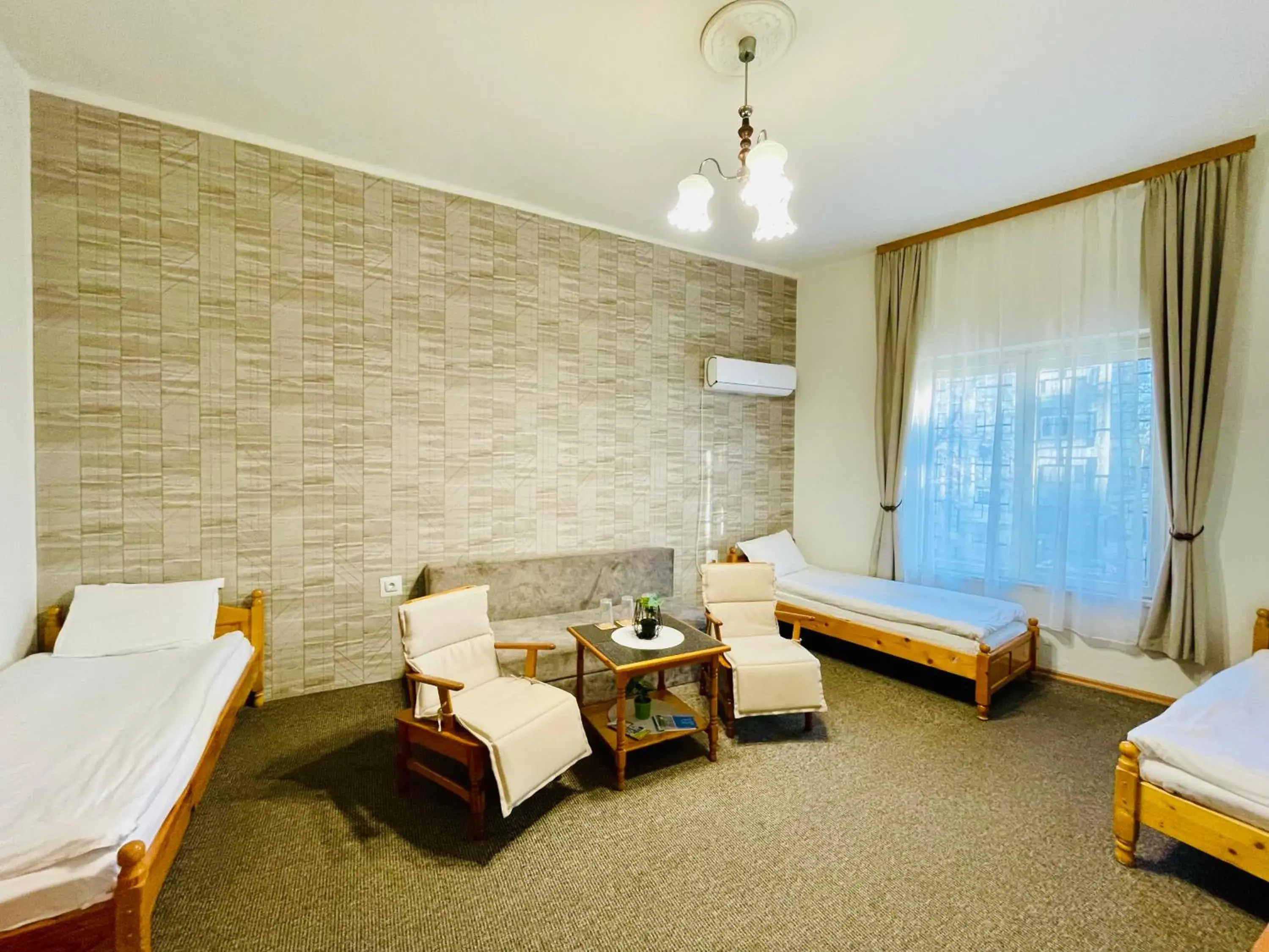 Family Room with Private Bathroom - single occupancy in The English Guest House Family Room with Private Bathroom - single occupancy in The English Guest House