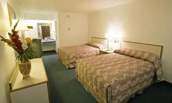 Double Room with Two Double Beds in Royal Inn Double Room with Two Double Beds in Royal Inn