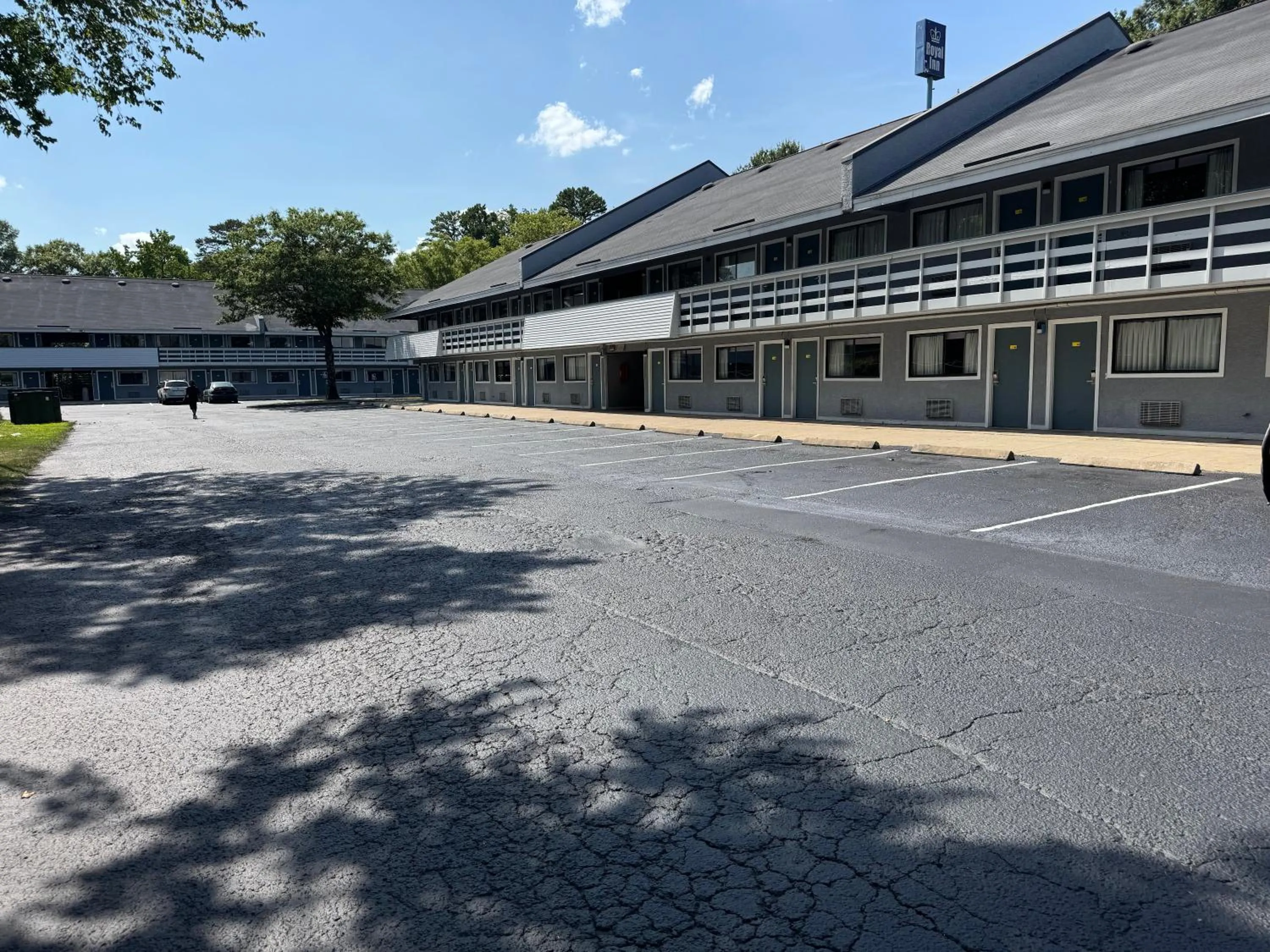 Parking in Days Inn by Wyndham Charlotte University