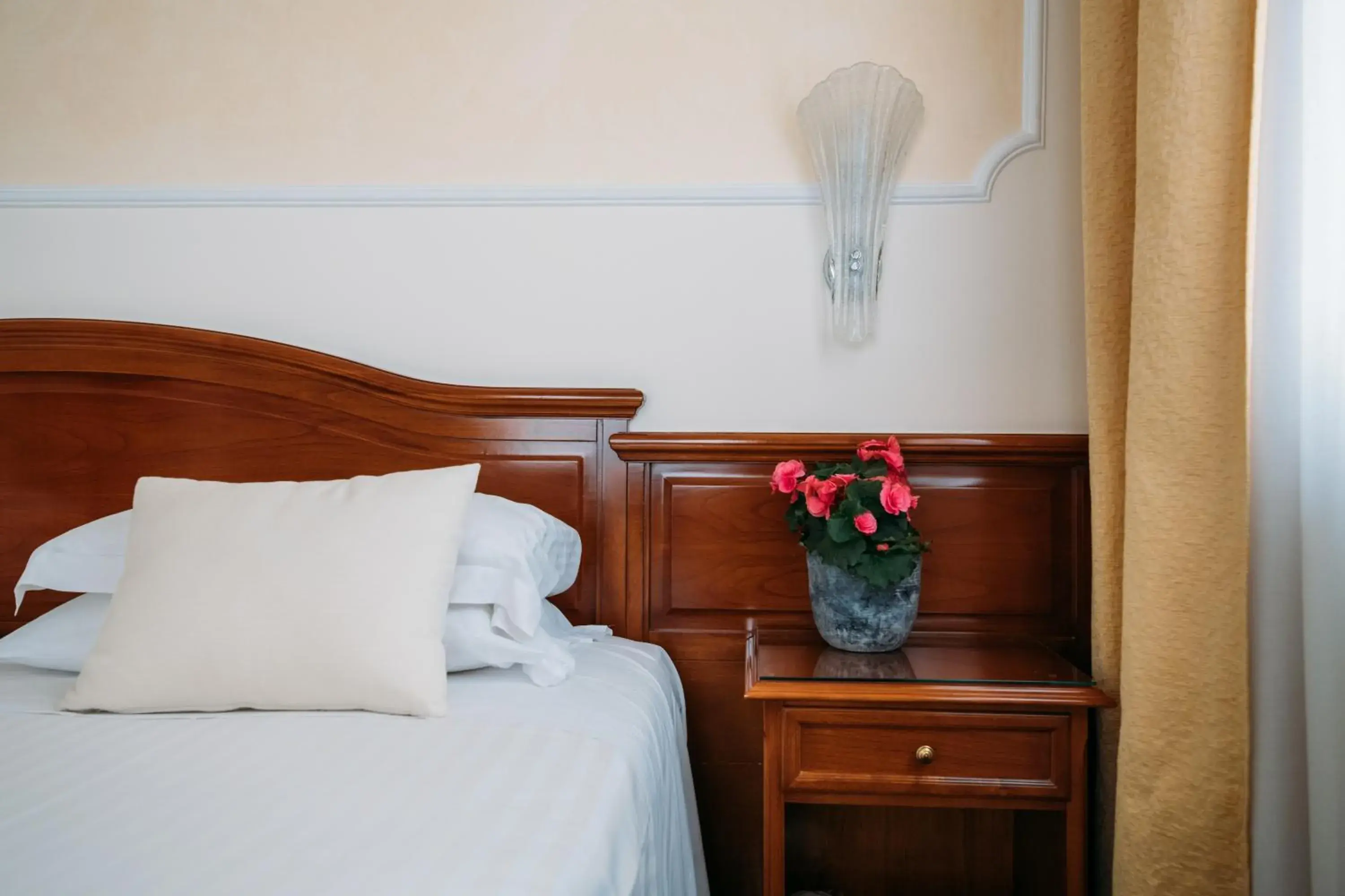 Decorative detail, Bed in Hotel Terme Antoniano Decorative detail, Bed in Hotel Terme Antoniano