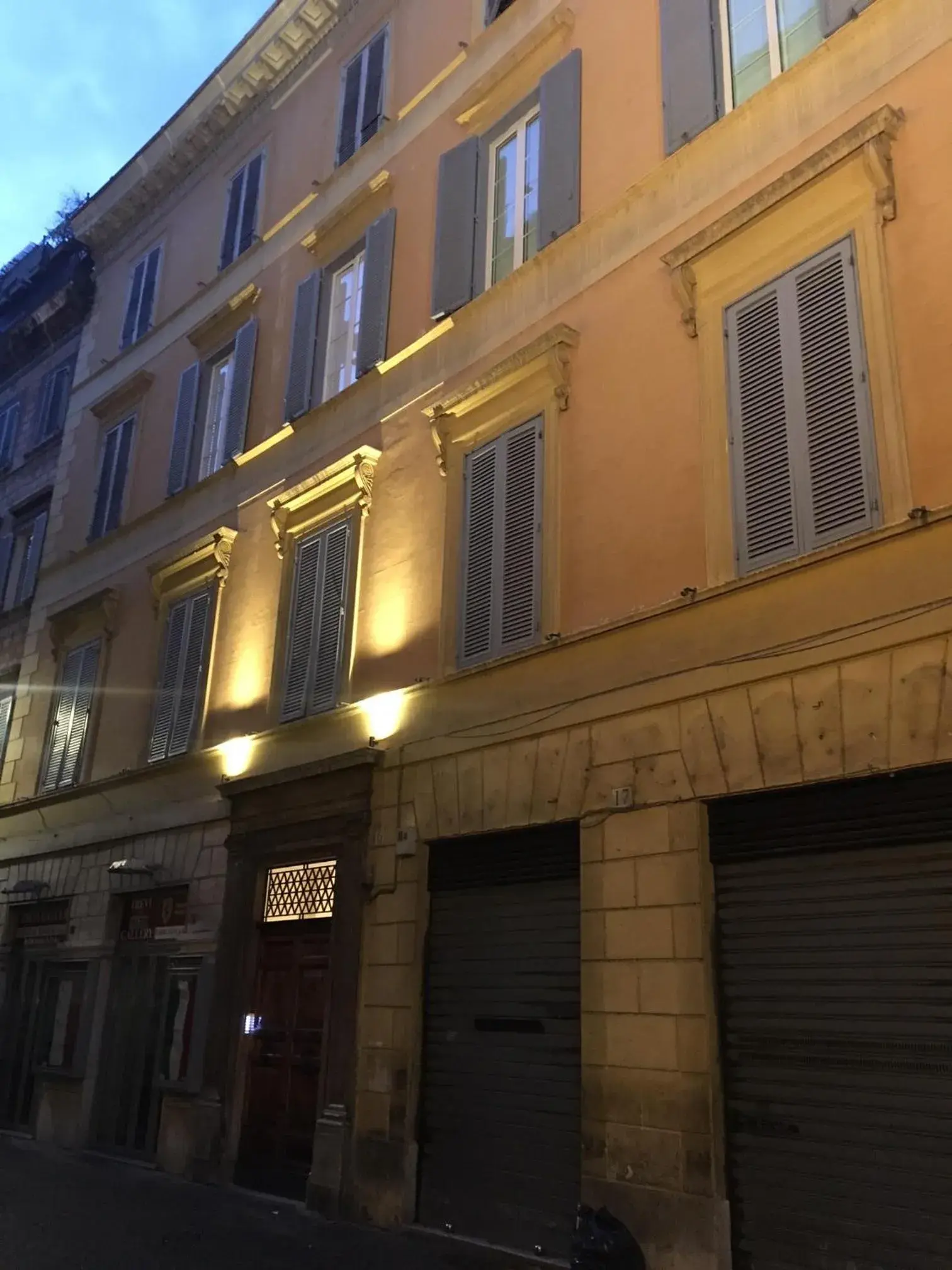 Property building in SuiteLifeTrevi Property building in SuiteLifeTrevi