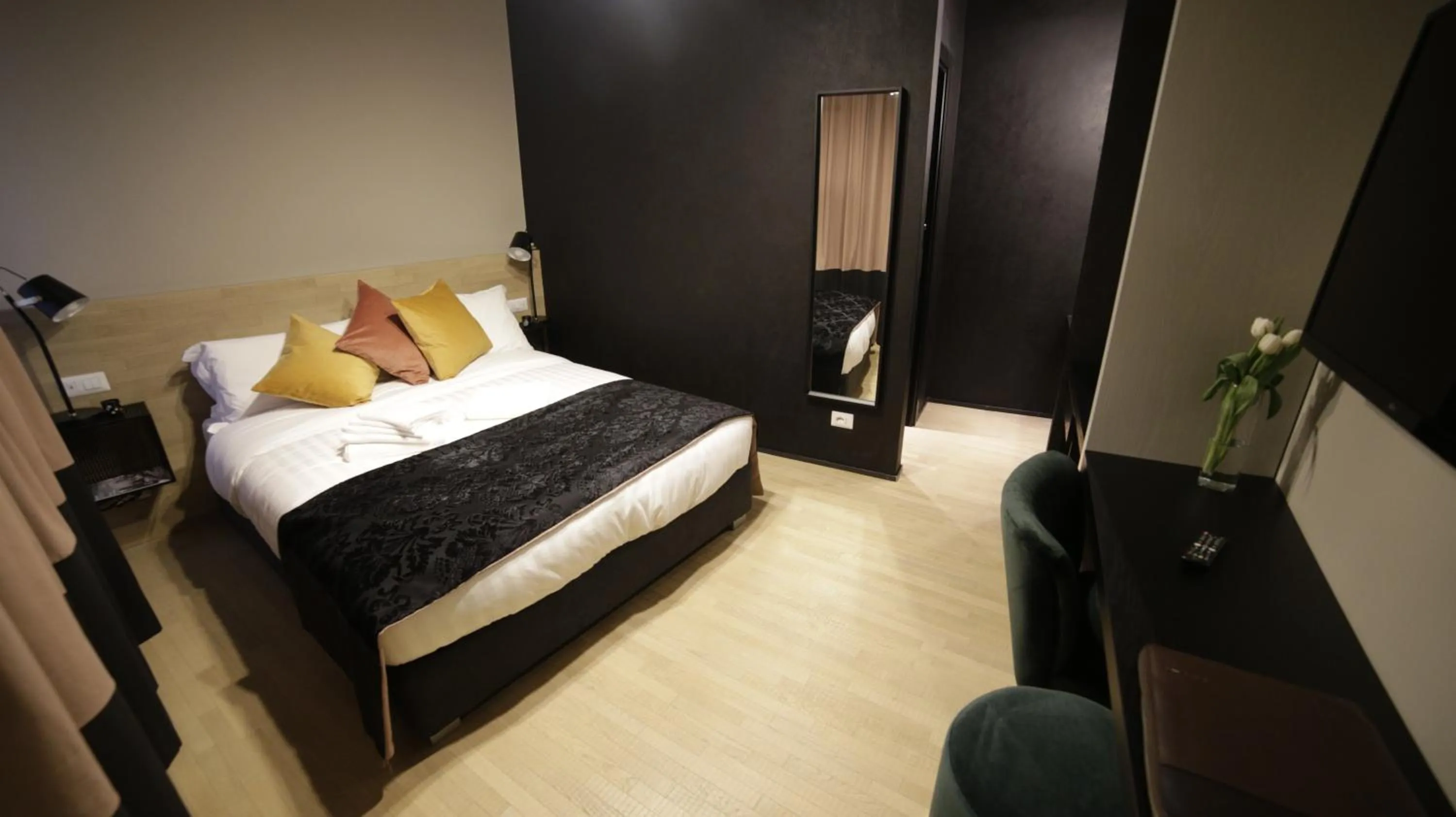 Bed in SuiteLifeTrevi