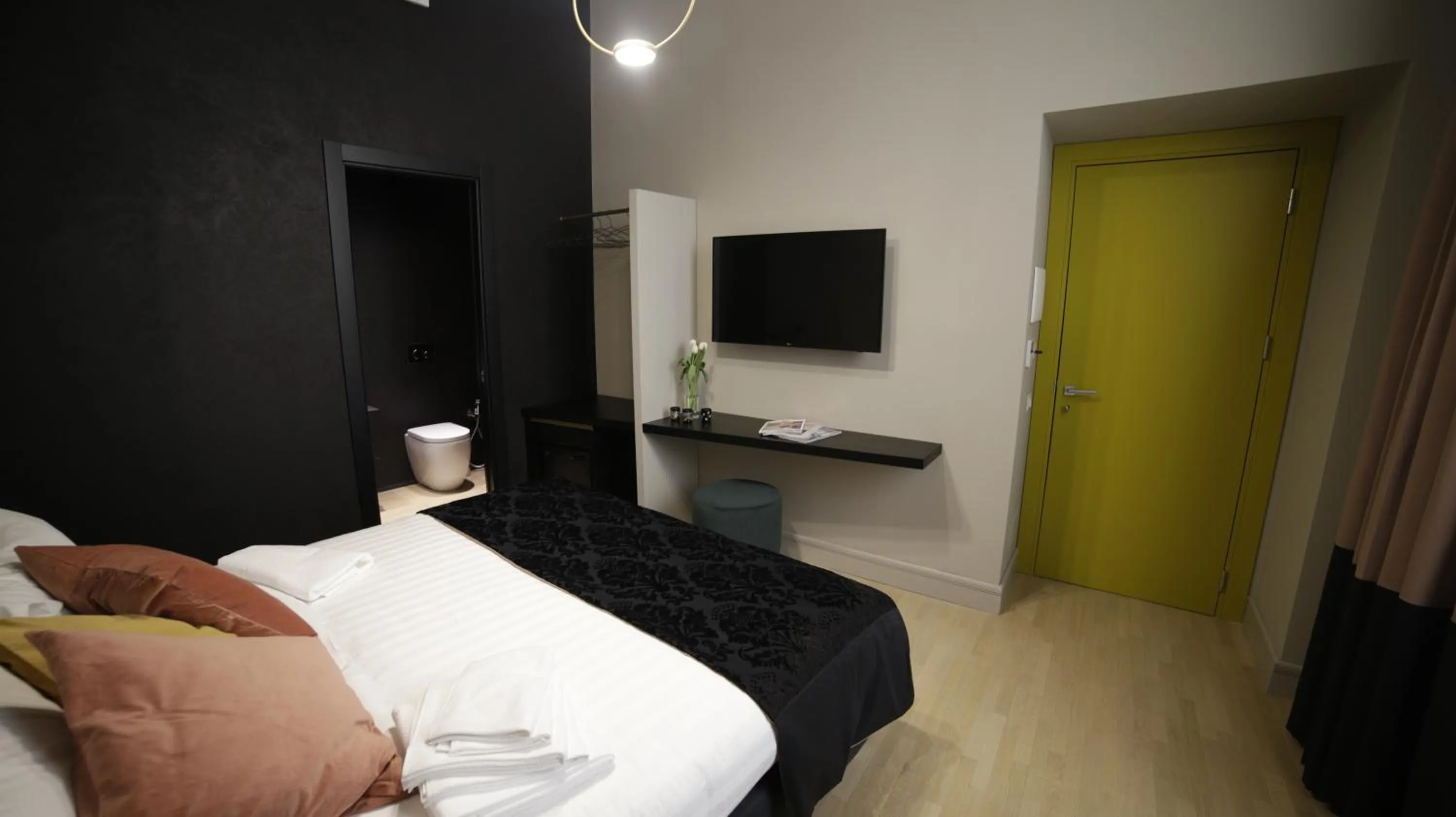 Bed in SuiteLifeTrevi