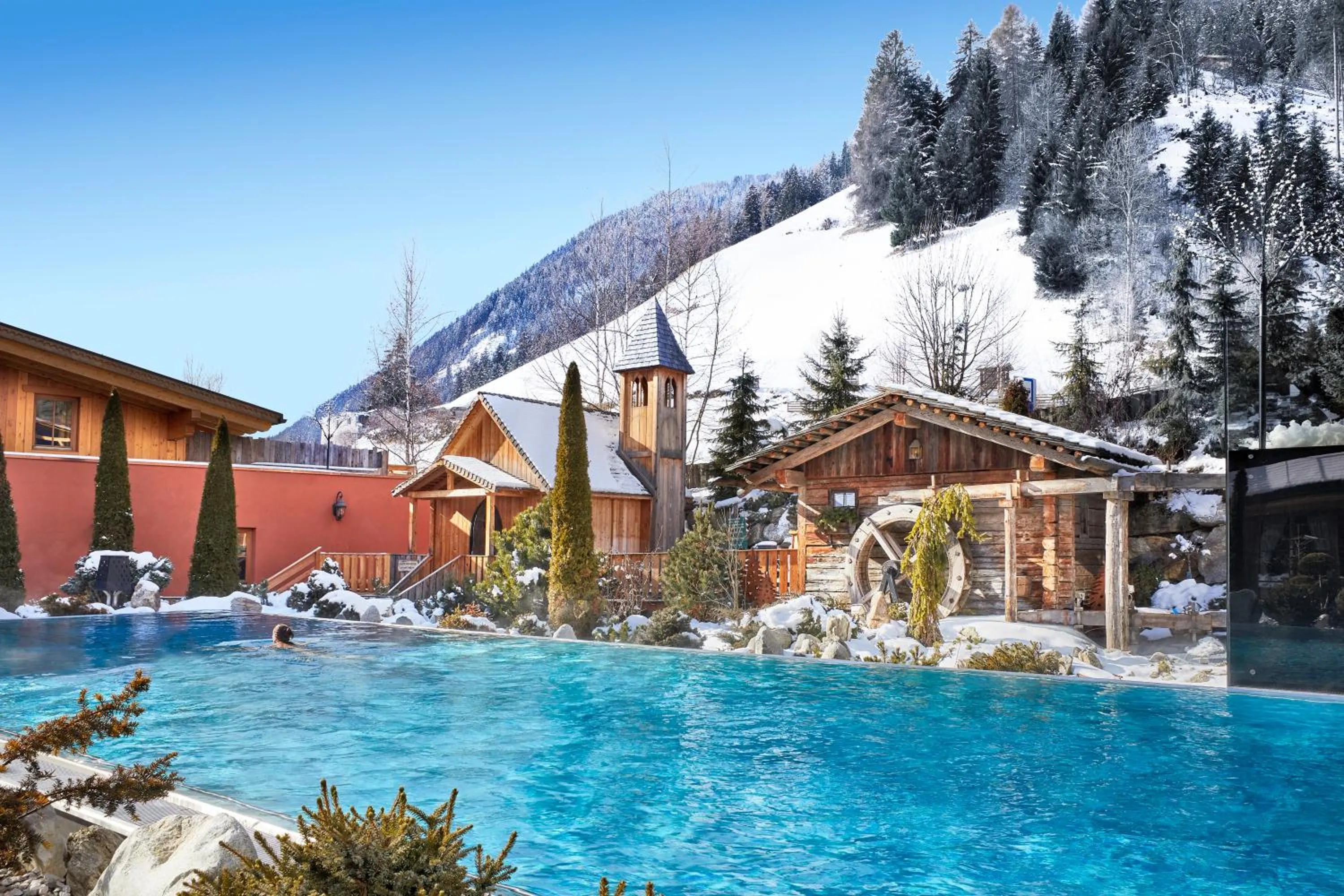 Swimming pool in Hotel Quelle Nature Spa Resort