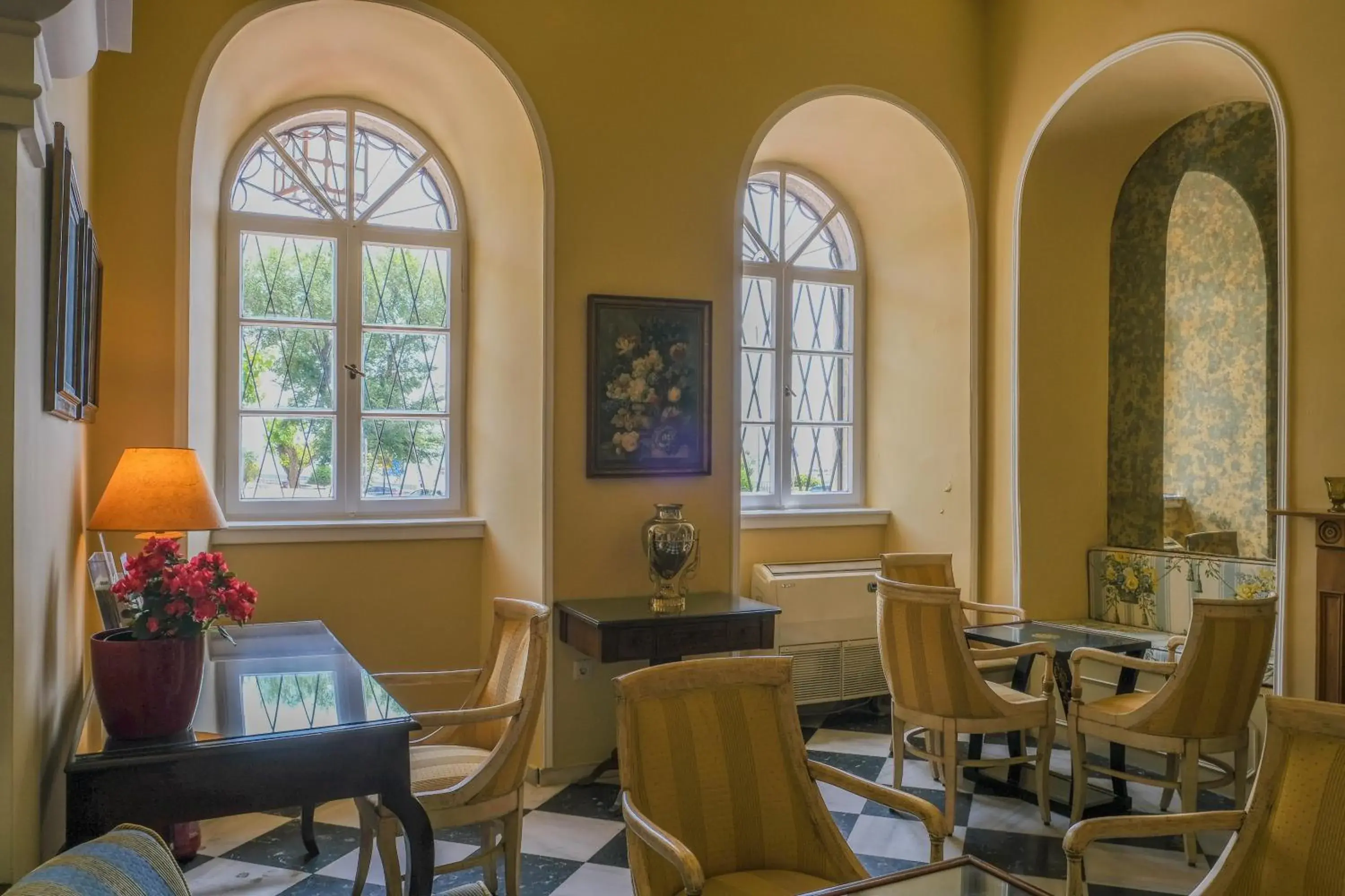 Lounge or bar in Cavalieri Hotel Lounge or bar in Cavalieri Hotel