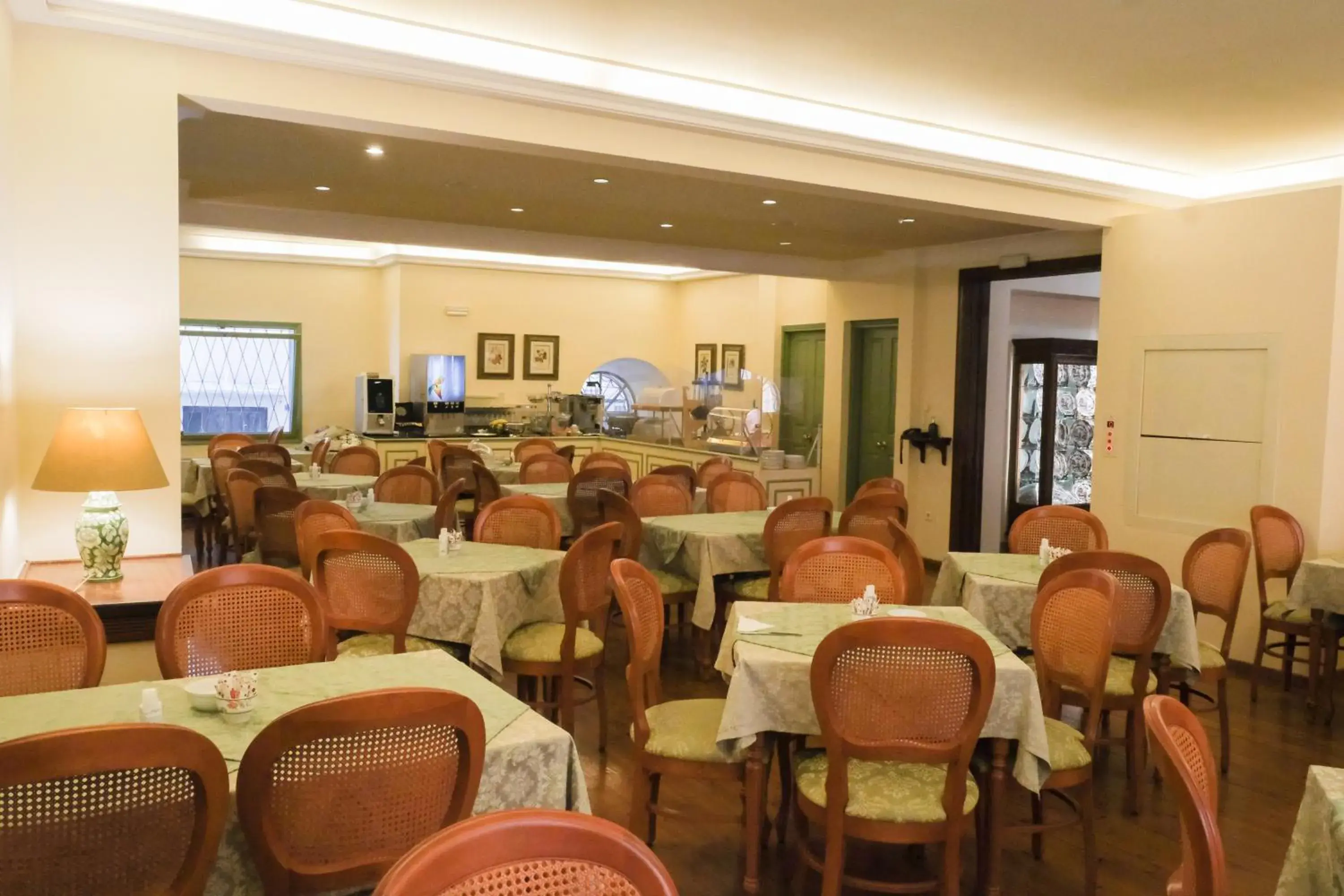 Restaurant/places to eat in Cavalieri Hotel Restaurant/places to eat in Cavalieri Hotel