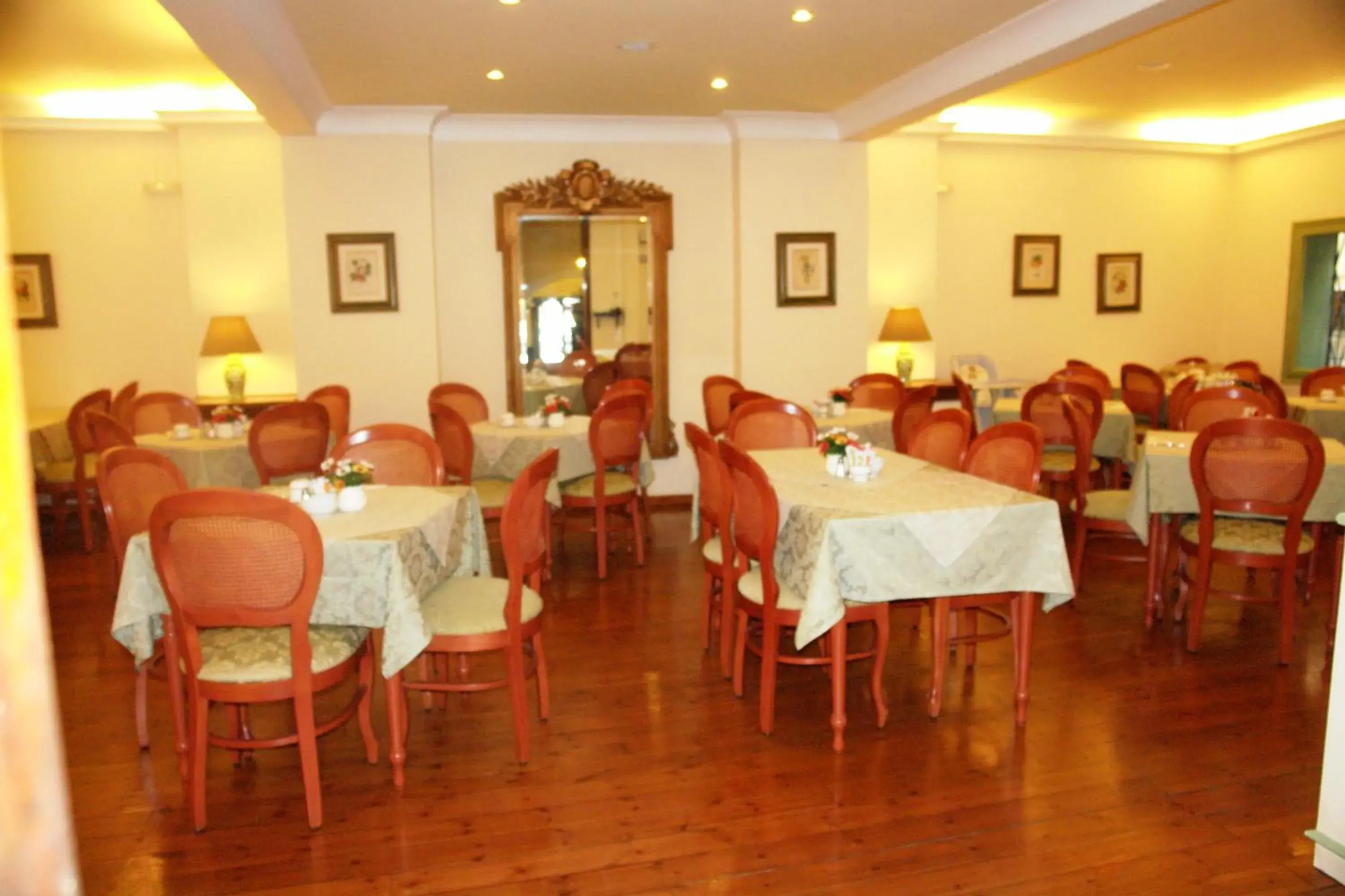 Restaurant/places to eat in Cavalieri Hotel Restaurant/places to eat in Cavalieri Hotel