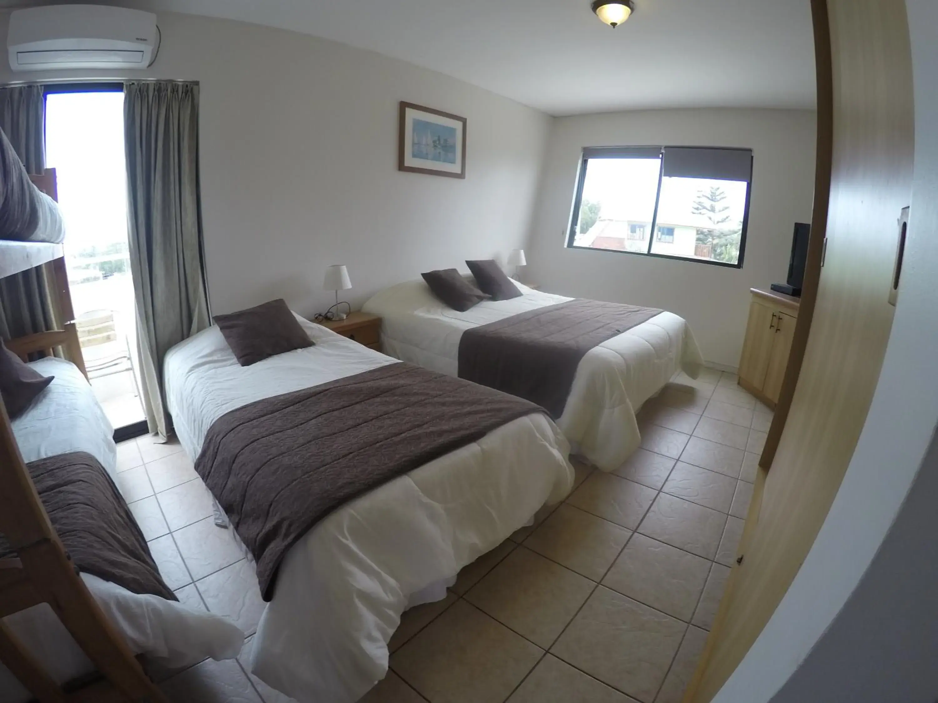 Quadruple Room in Hotel Blanco Encalada Quadruple Room in Hotel Blanco Encalada