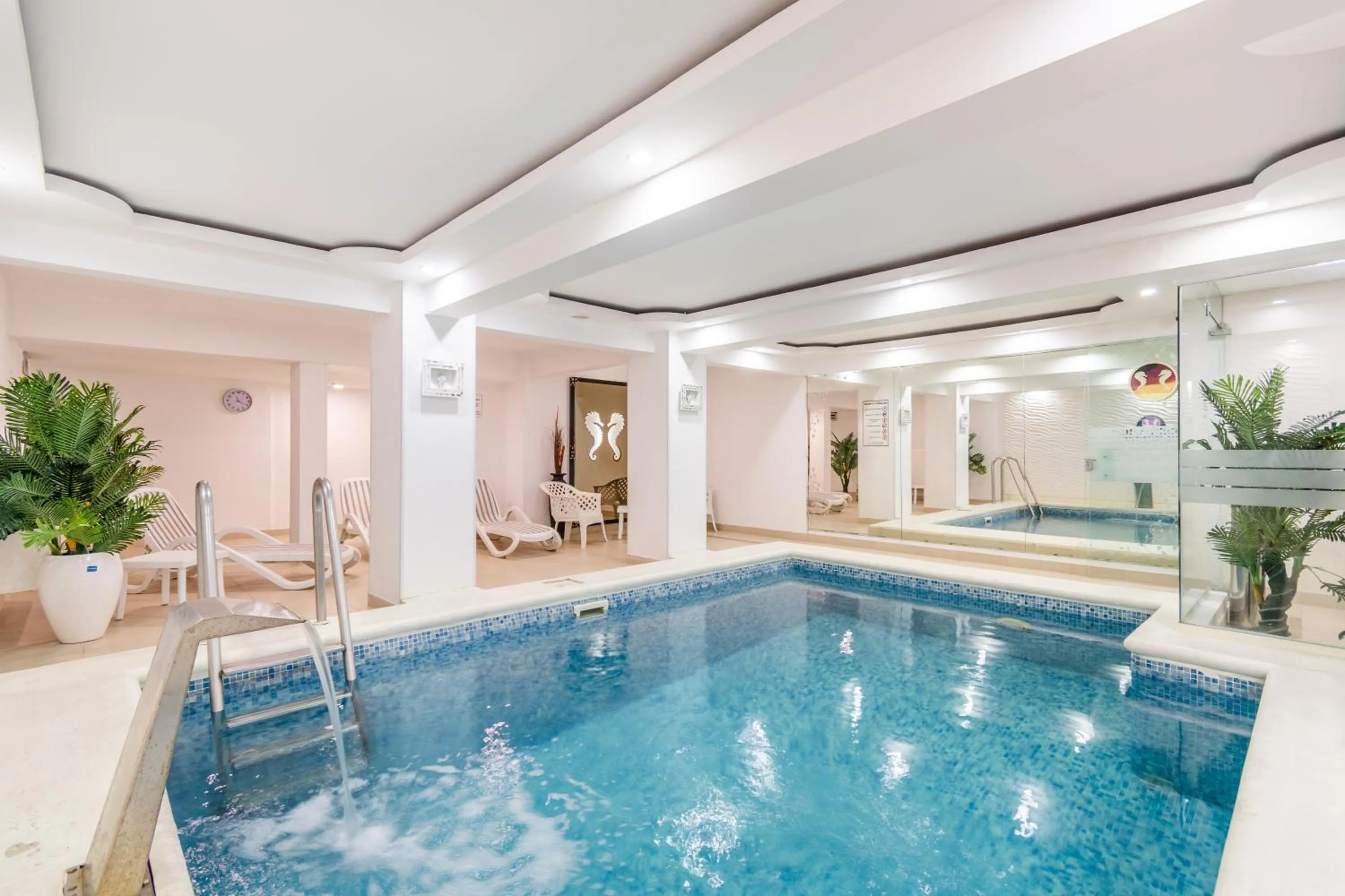 Swimming pool in Hotel Romimar 3* Sup