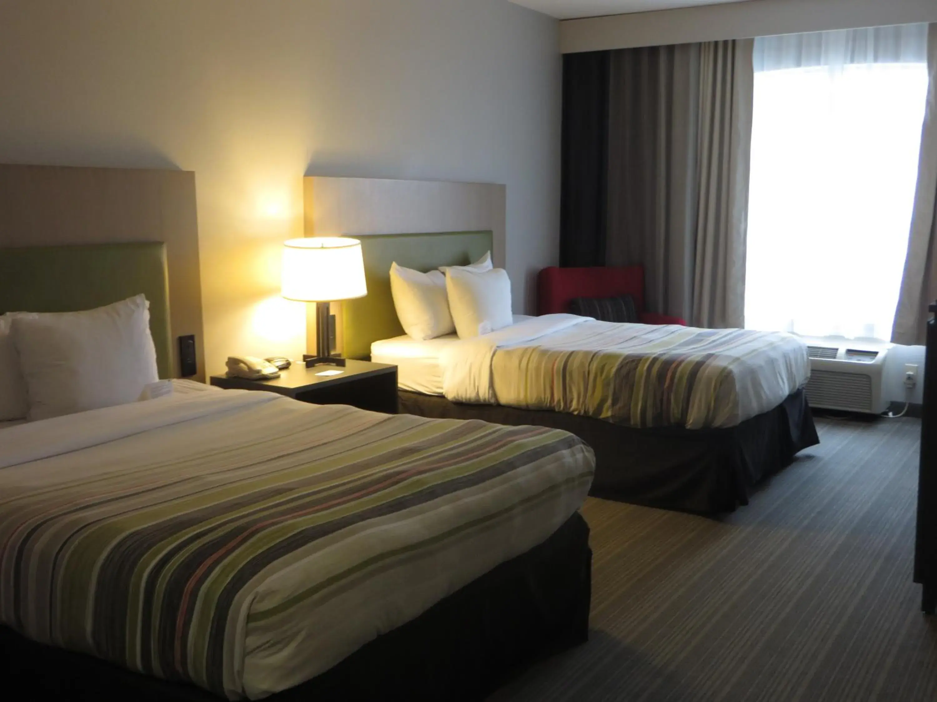 Day, Bed in Country Inn & Suites by Radisson, Camp Springs Andrews Air Force Base , MD Day, Bed in Country Inn & Suites by Radisson, Camp Springs Andrews Air Force Base , MD