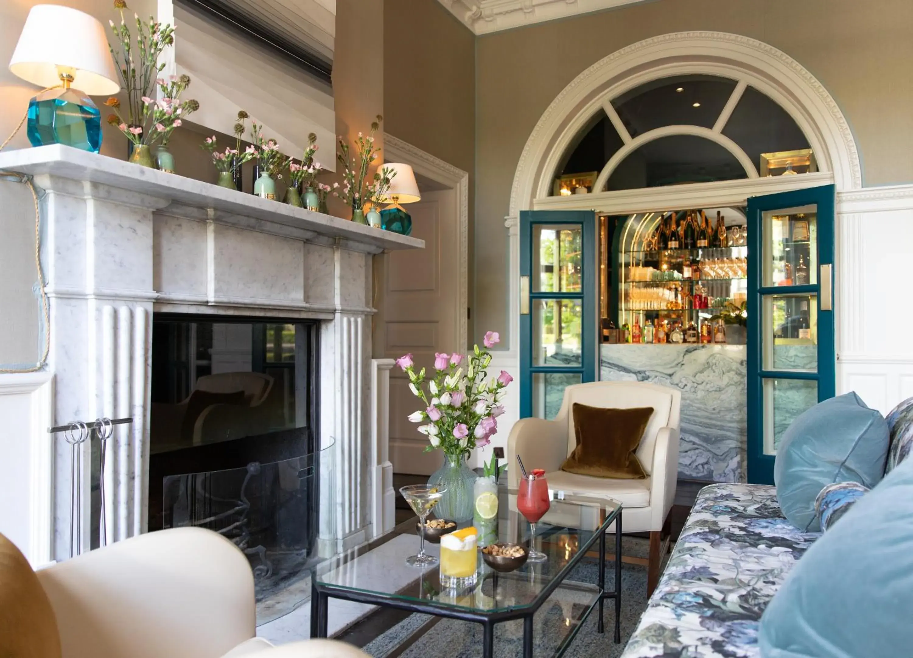 Lounge or bar in The Grove Lounge or bar in The Grove