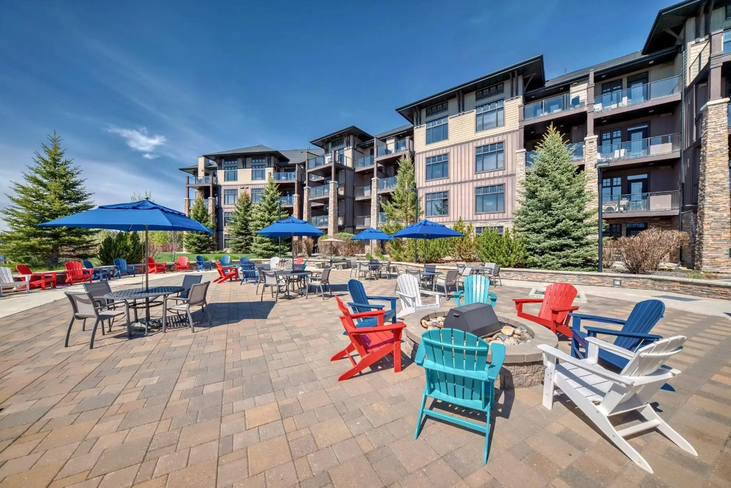 Property building in Copper Point Resort