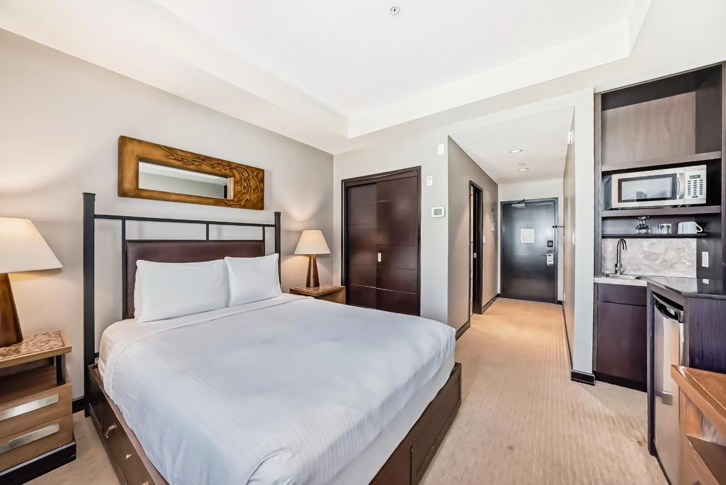 Bedroom, Bed in Copper Point Resort