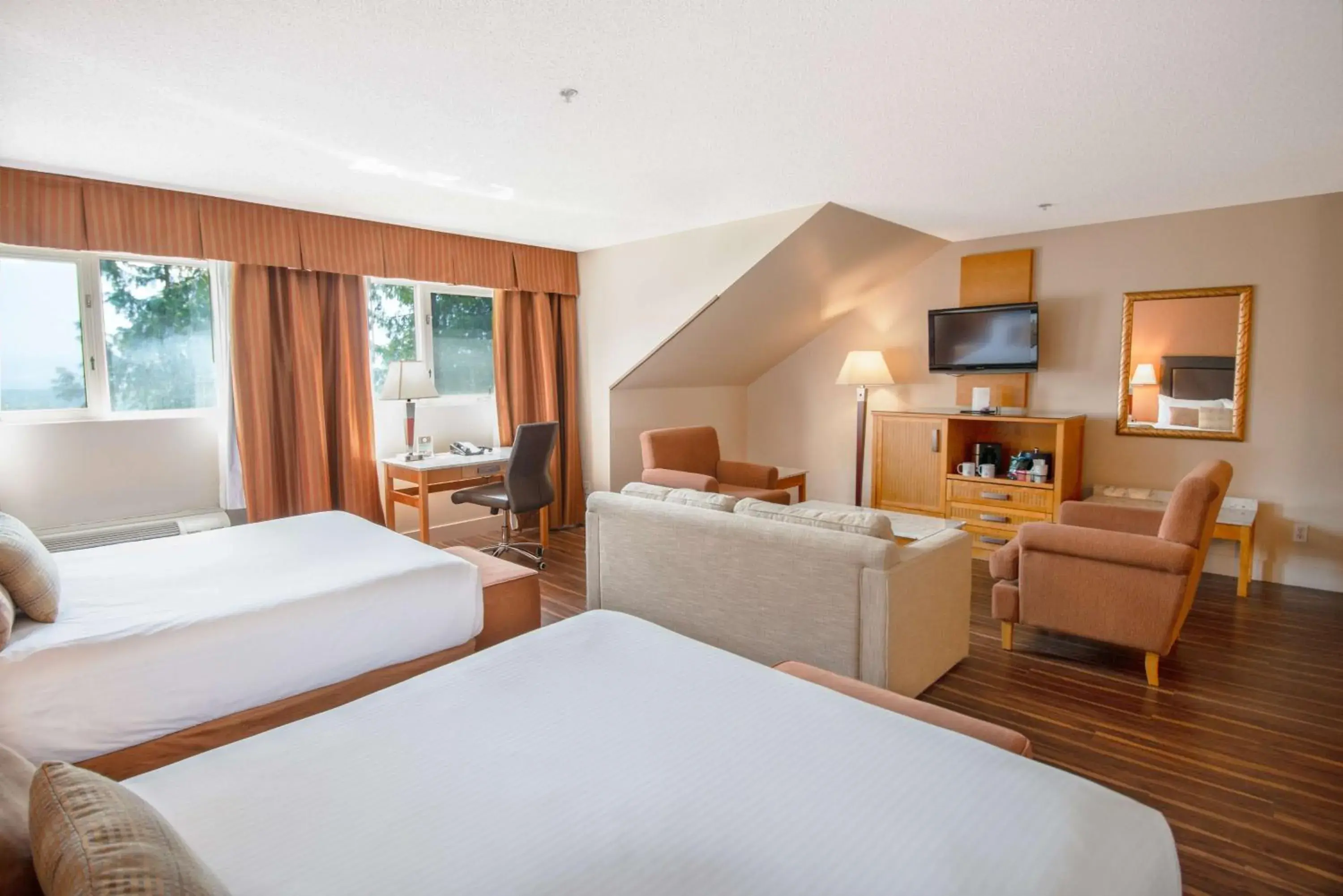 Bedroom, Bed in Coast Hillcrest Hotel Bedroom, Bed in Coast Hillcrest Hotel