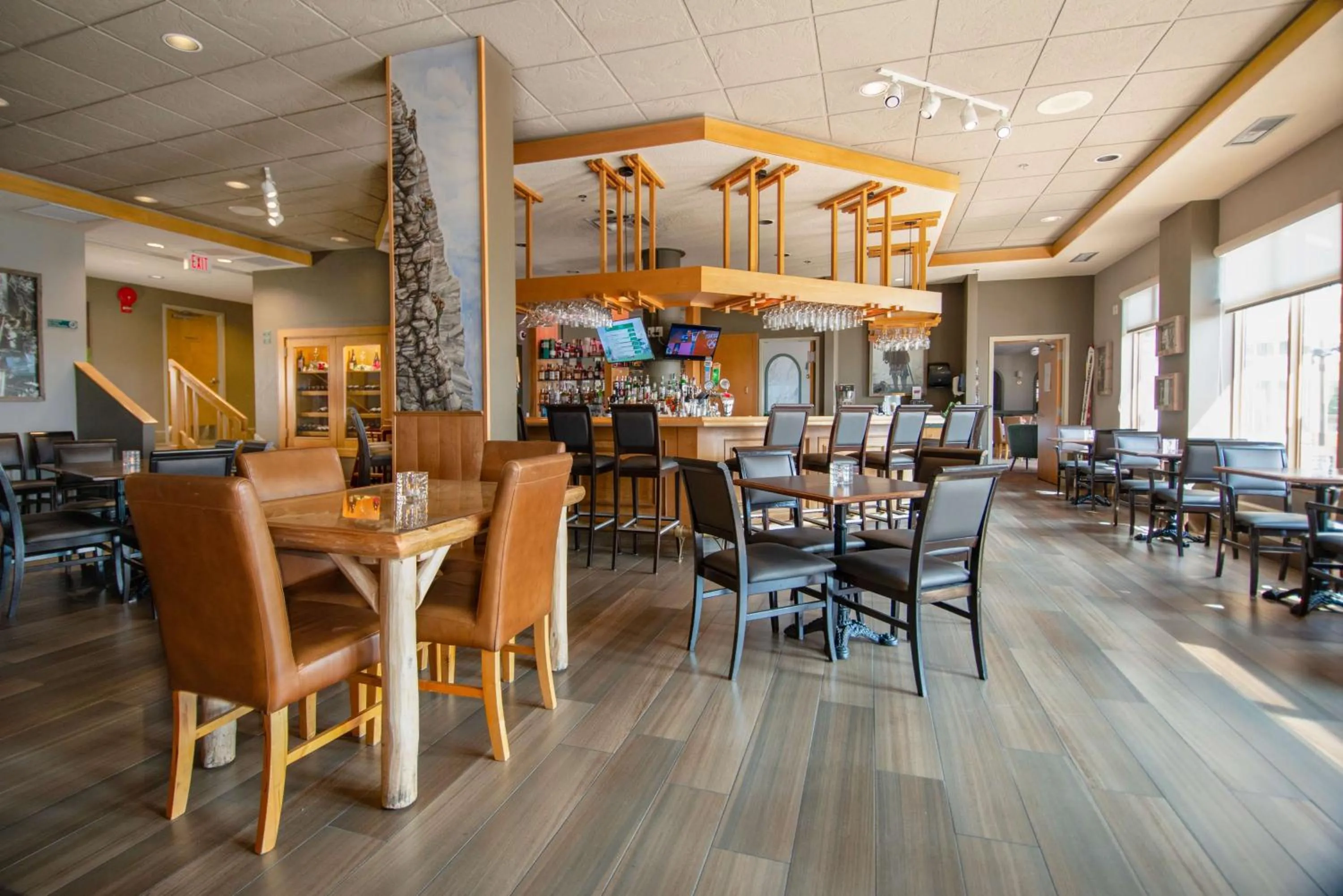 Lounge or bar in Coast Hillcrest Hotel