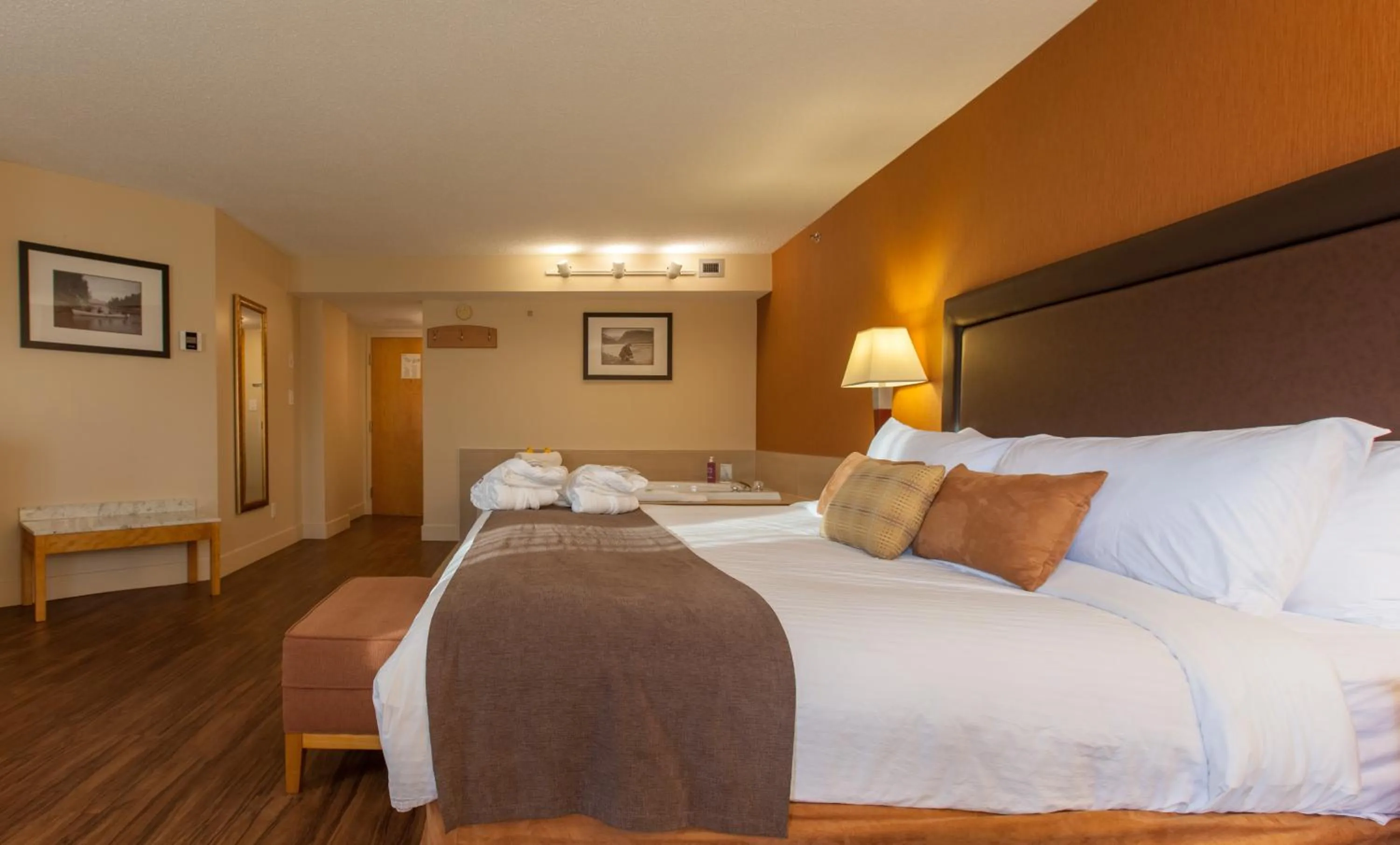 Photo of the whole room, Bed in Coast Hillcrest Hotel