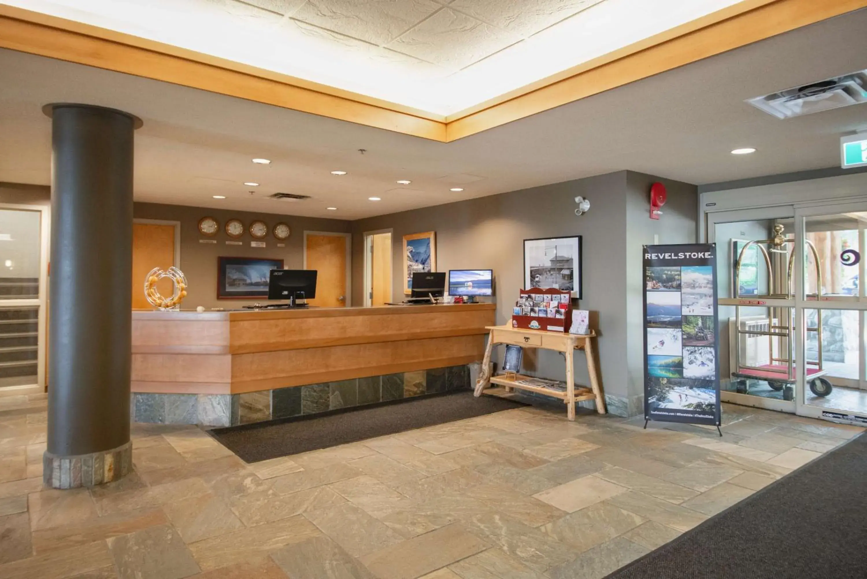 Lobby or reception in Coast Hillcrest Hotel Lobby or reception in Coast Hillcrest Hotel