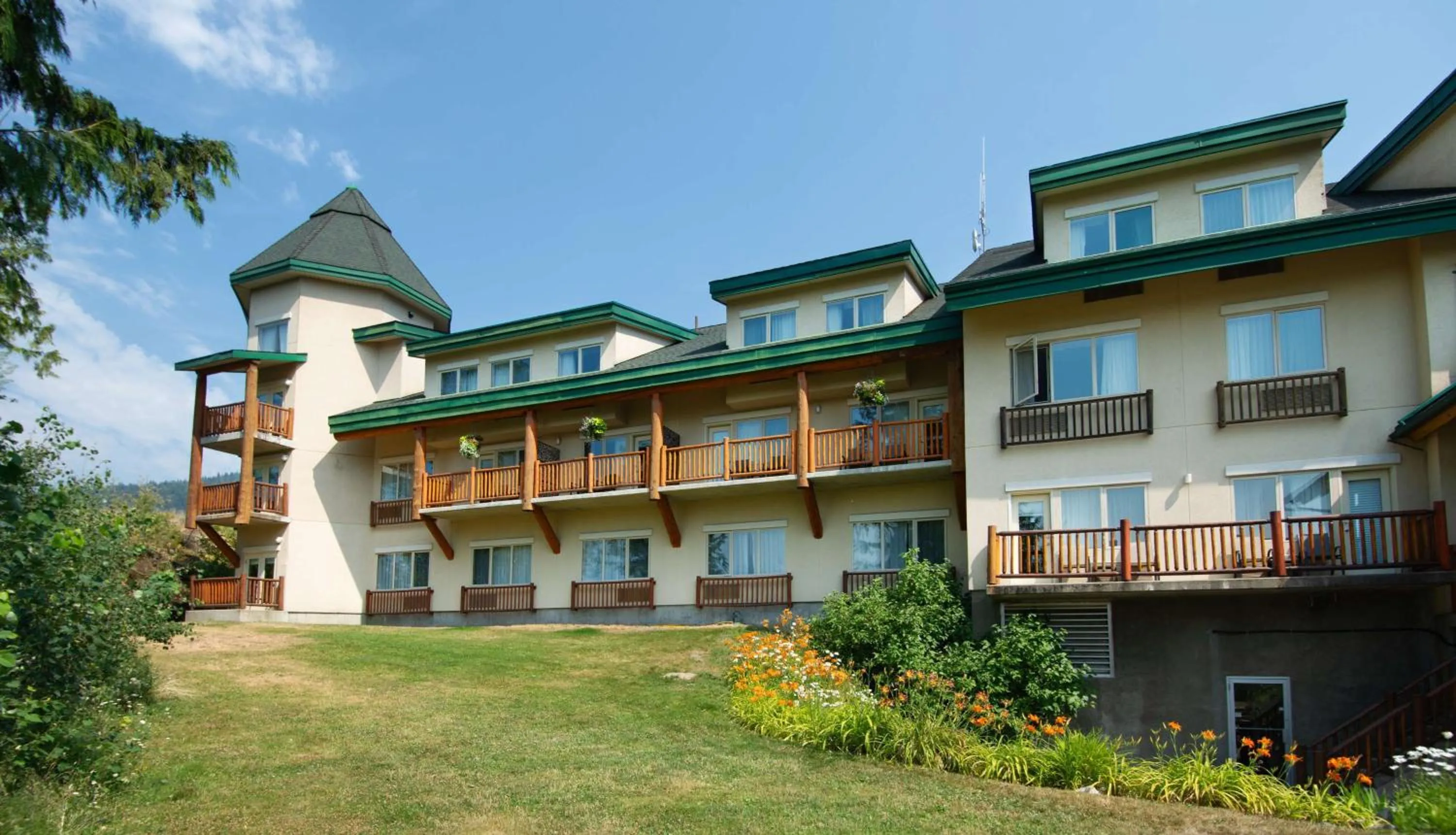 Property building in Coast Hillcrest Hotel